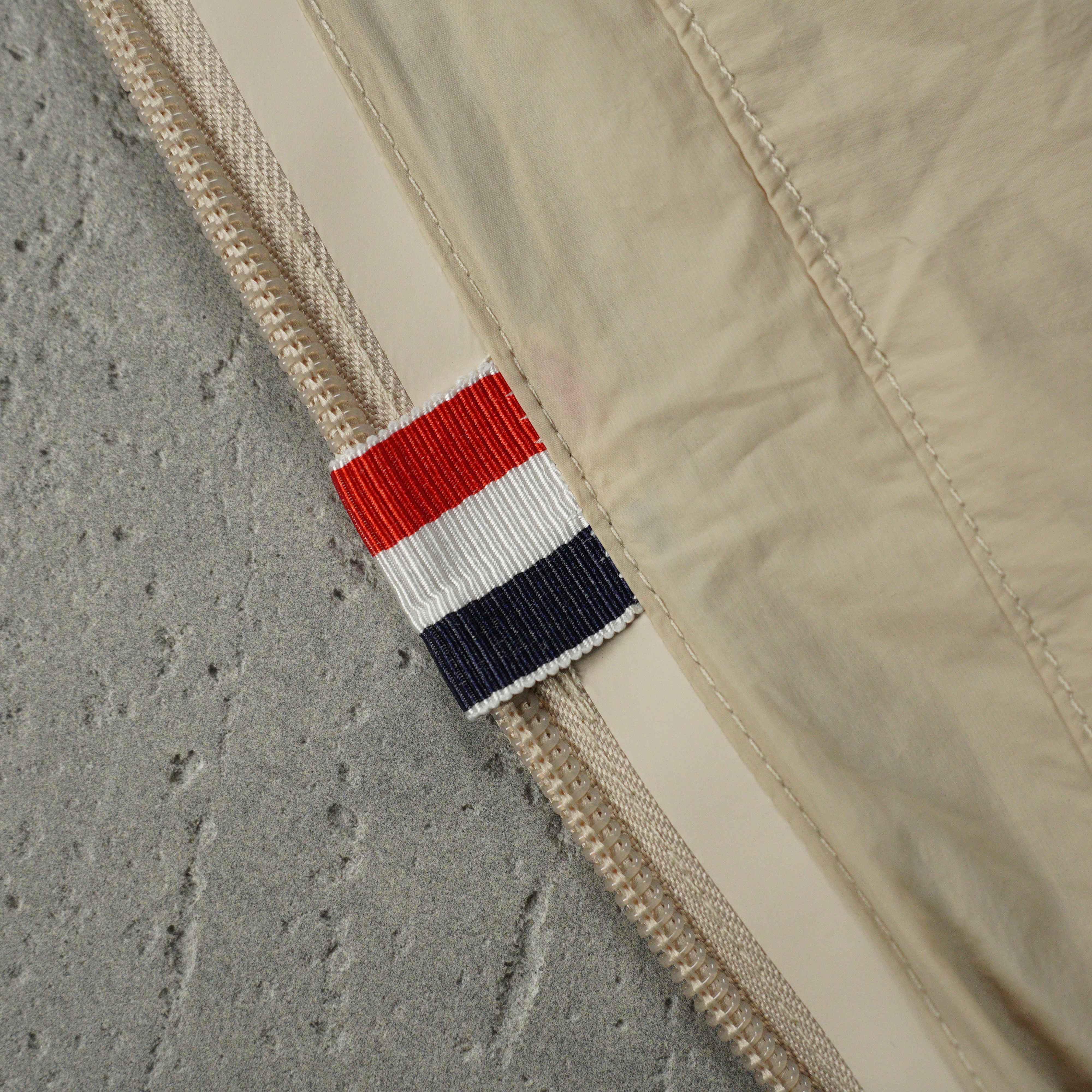 Moncler hooded zip-up jacket（MC2025004）