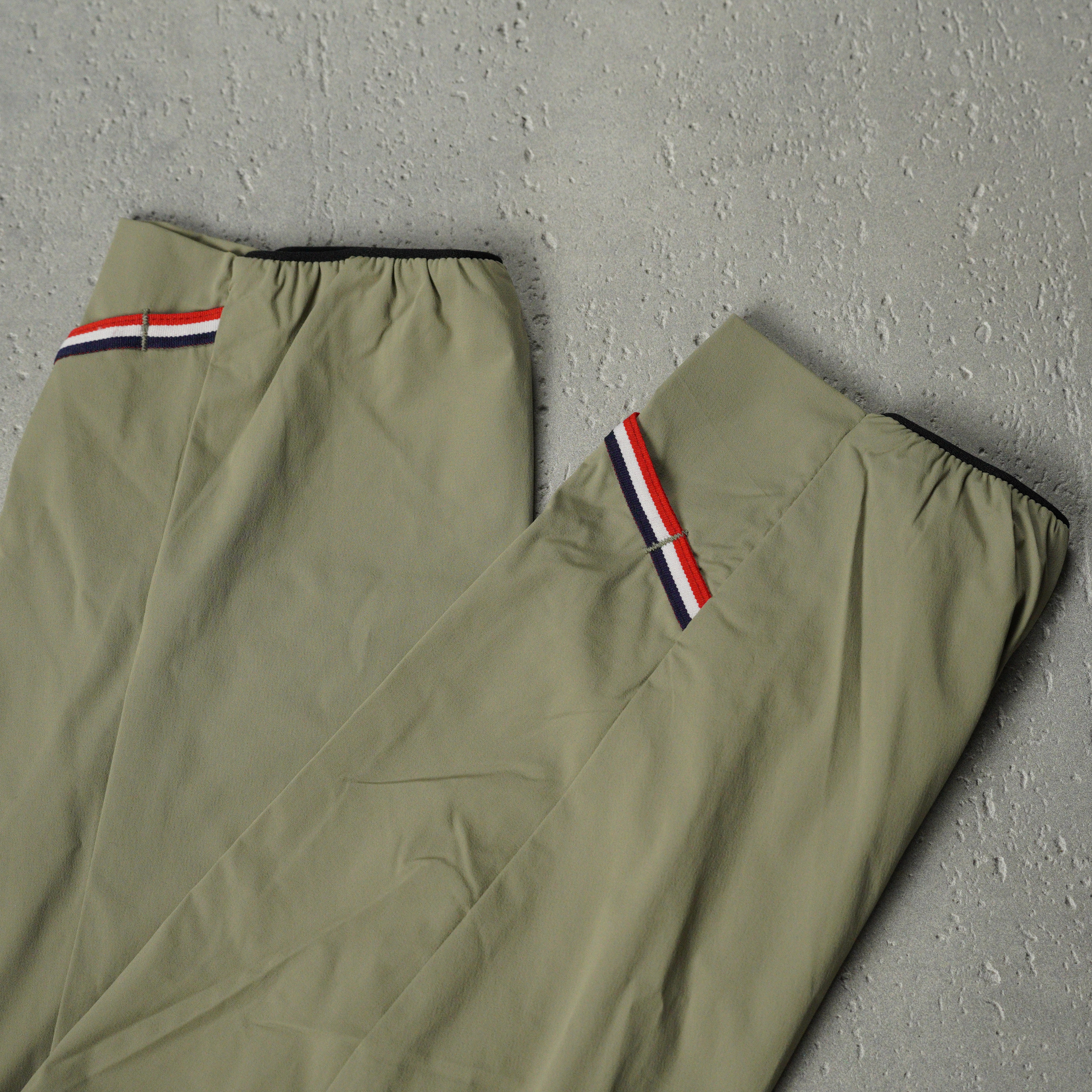 Moncler hooded zip-up jacket（MC2025001）