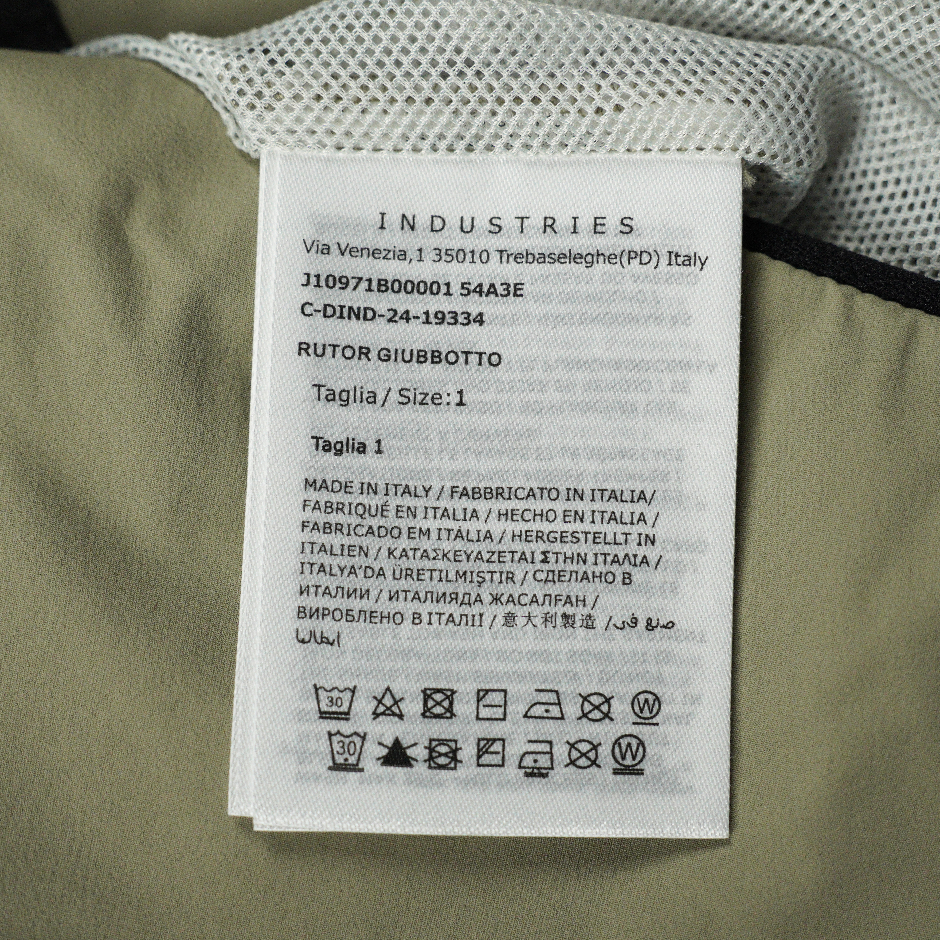 Moncler hooded zip-up jacket（MC2025001）