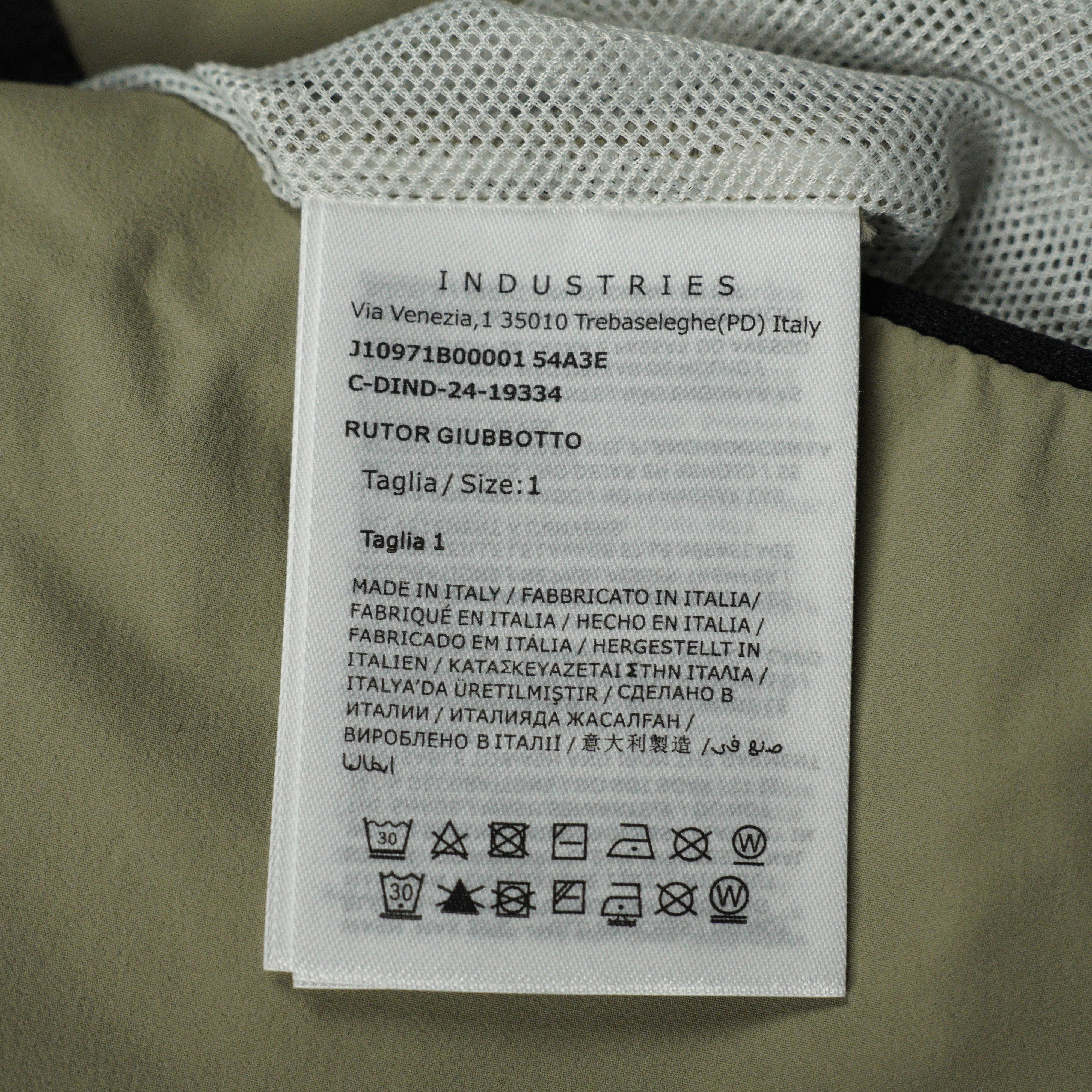 Moncler hooded zip-up jacket（MC2025001）