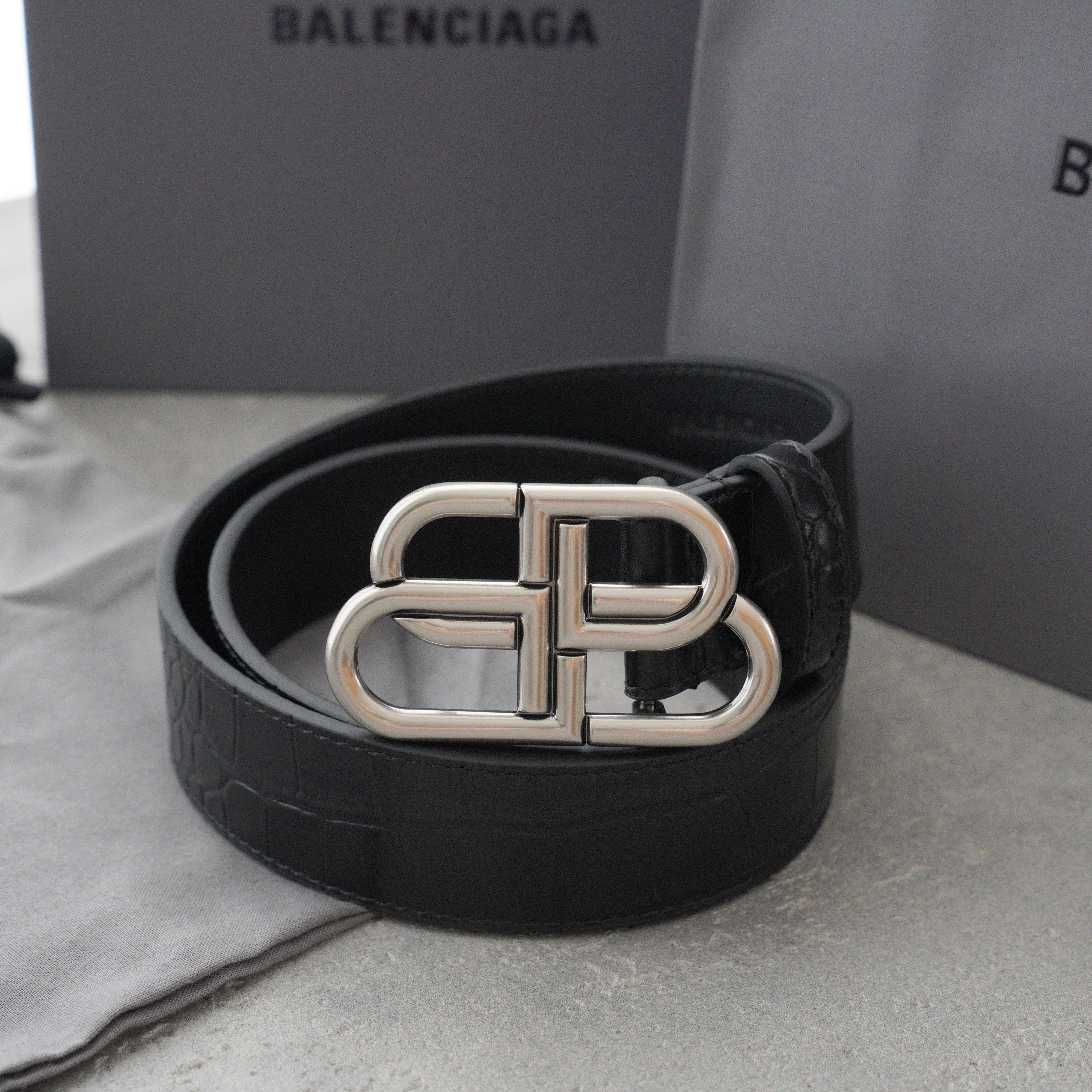 Balenciaga Men's Bb Large Belt in Black-3.5cm（5703701ROBY1000）