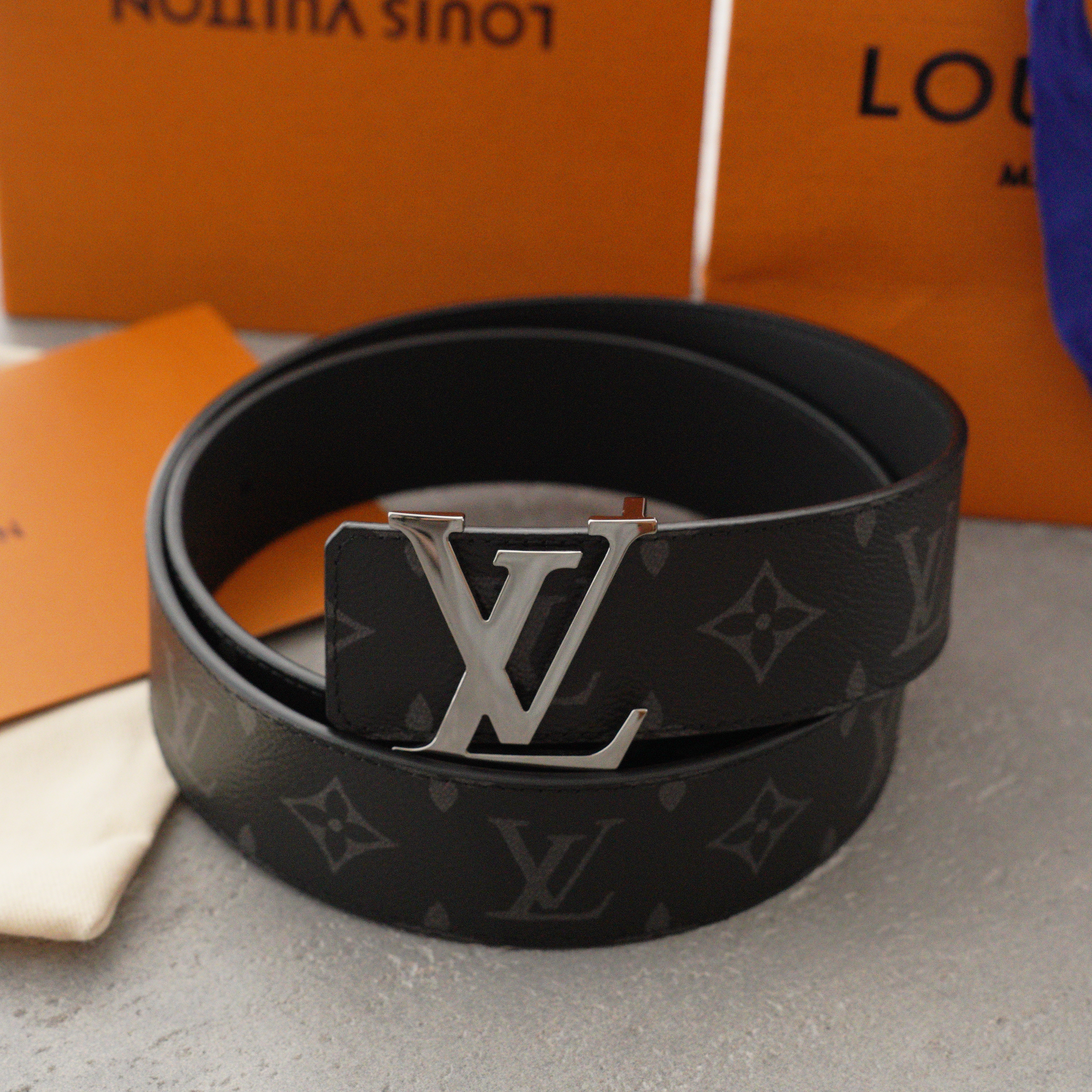 Louis Vuitton Santur LV Initial 40mm Reversible Monogram Eclipse Belt（M9043）