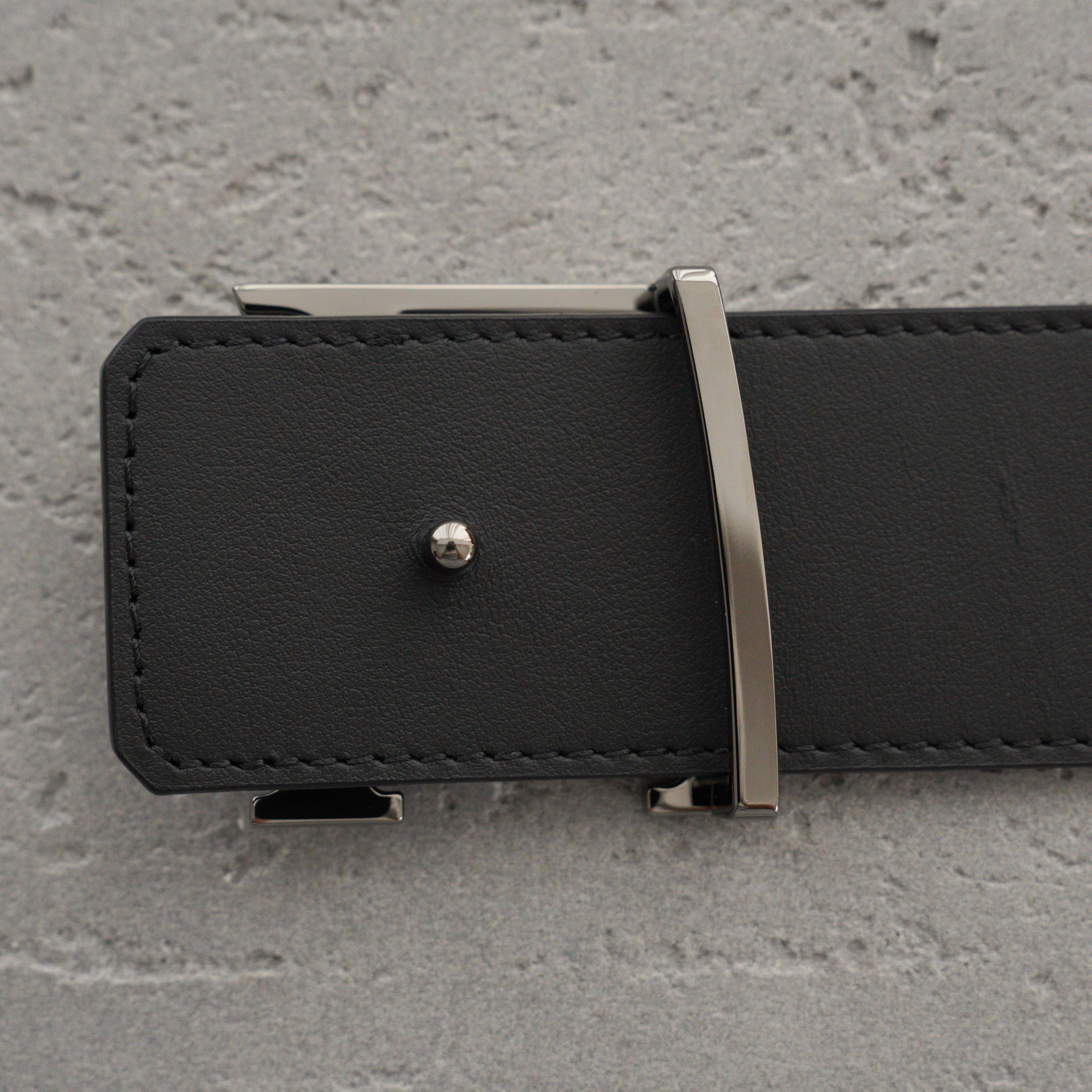 Louis Vuitton Santur LV Initial 40mm Reversible Monogram Eclipse Belt（M9043）