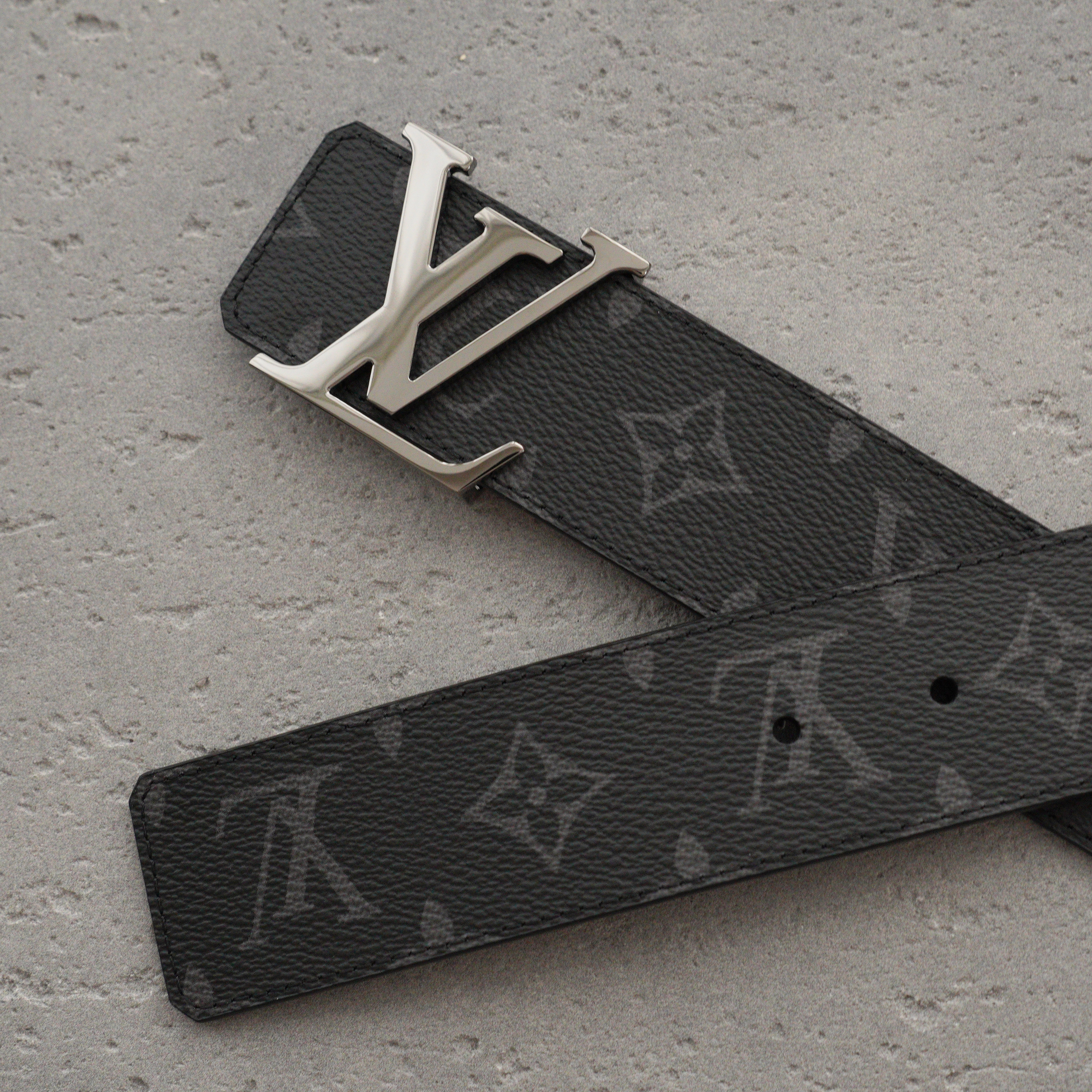 Louis Vuitton Santur LV Initial 40mm Reversible Monogram Eclipse Belt（M9043）