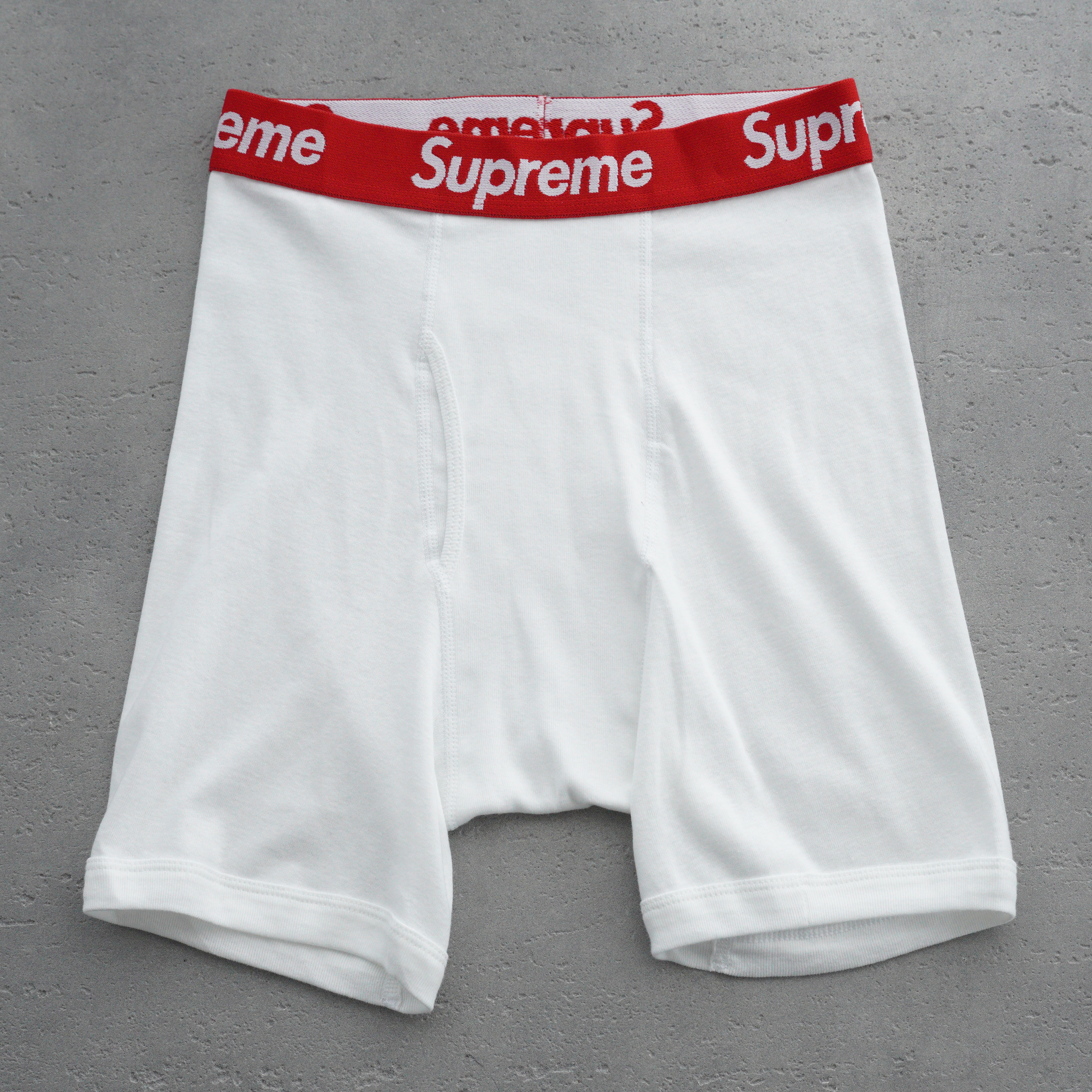 Supreme x Hanes Boxer Briefs (2 Pack)（SUP-FW24-023）