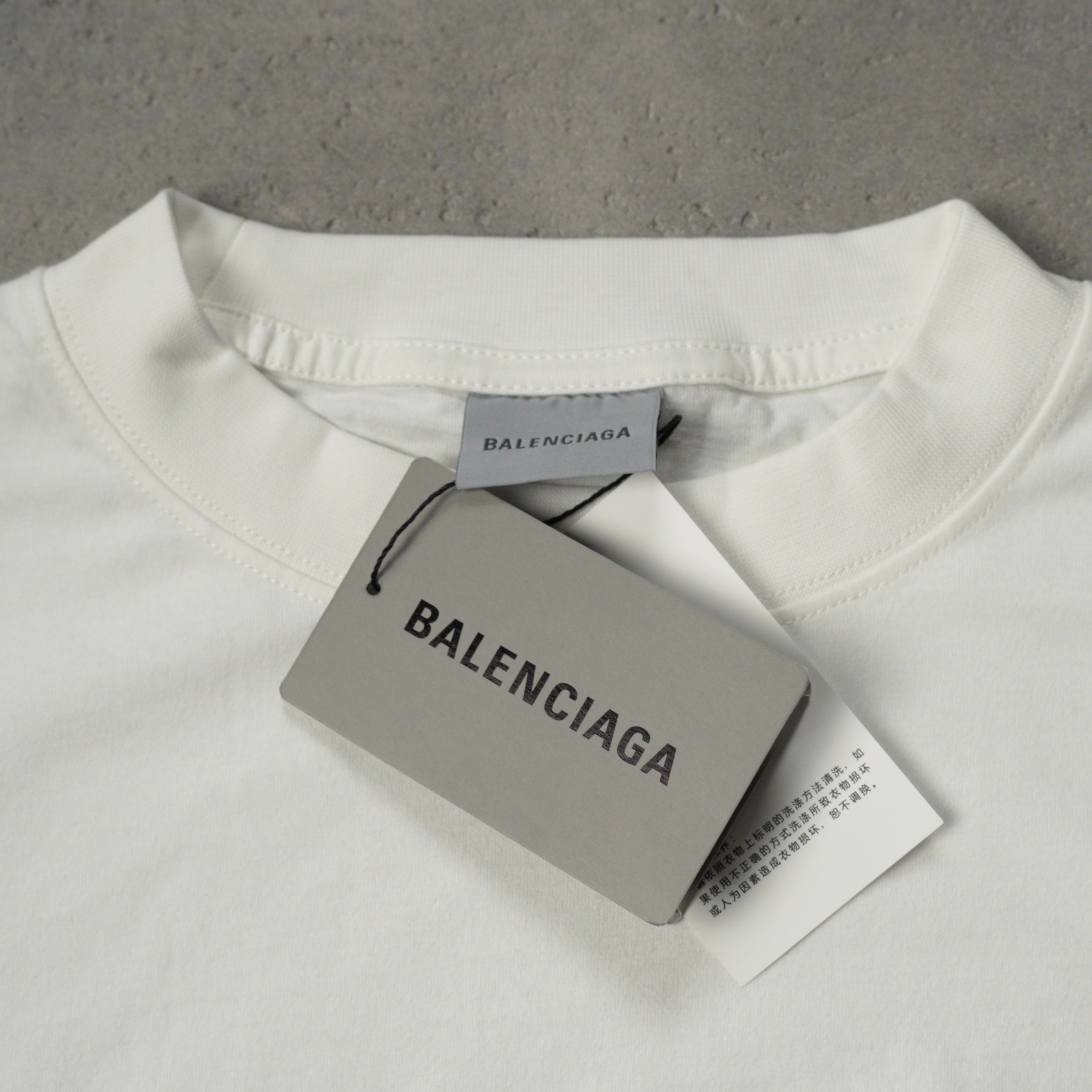 BALENCIAGA Wet Brush Oversized T-Shirt "White" (850345TUVJ89000）