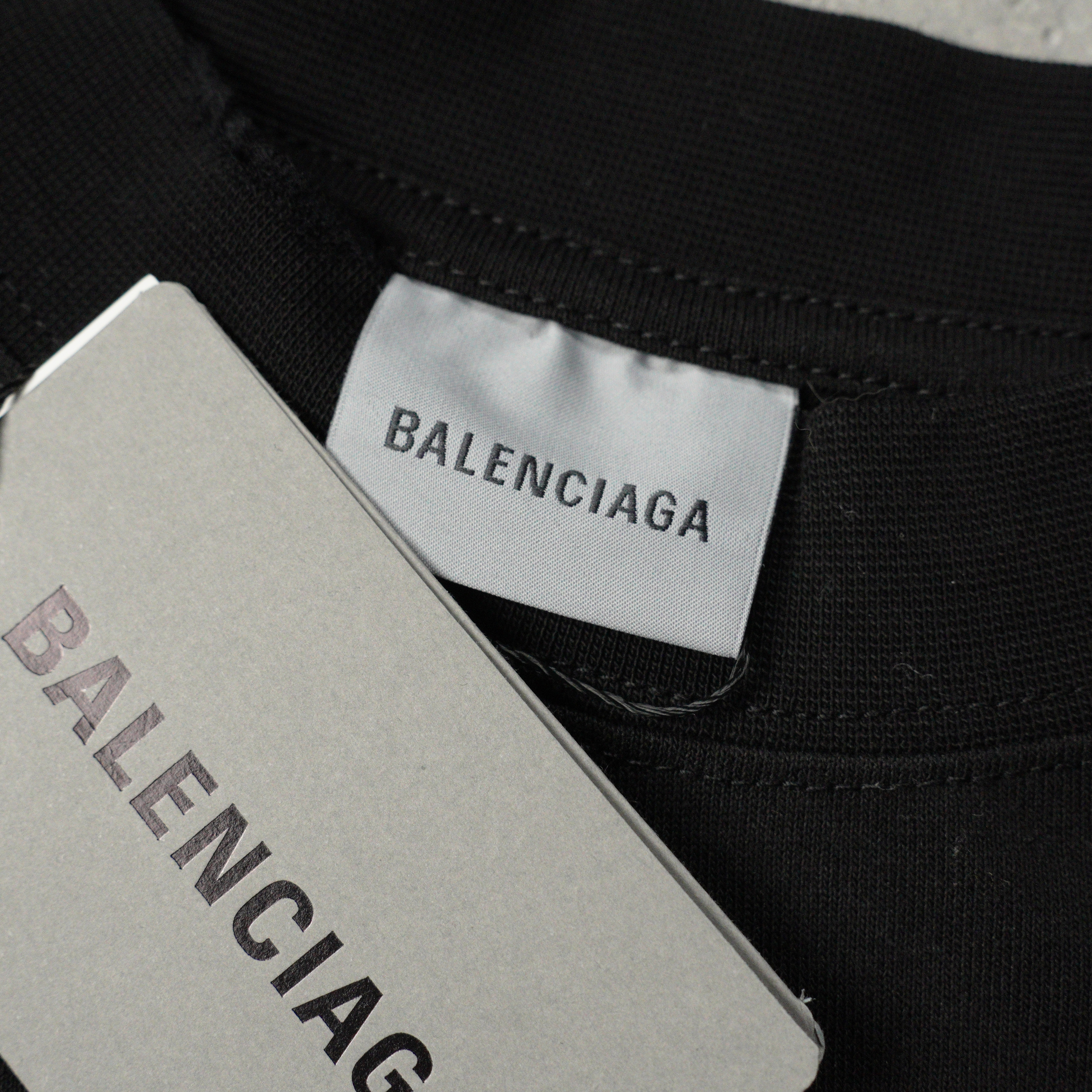 BALENCIAGA Messy Spray T-Shirt Medium Fit "Black" (764235TUVI61000）