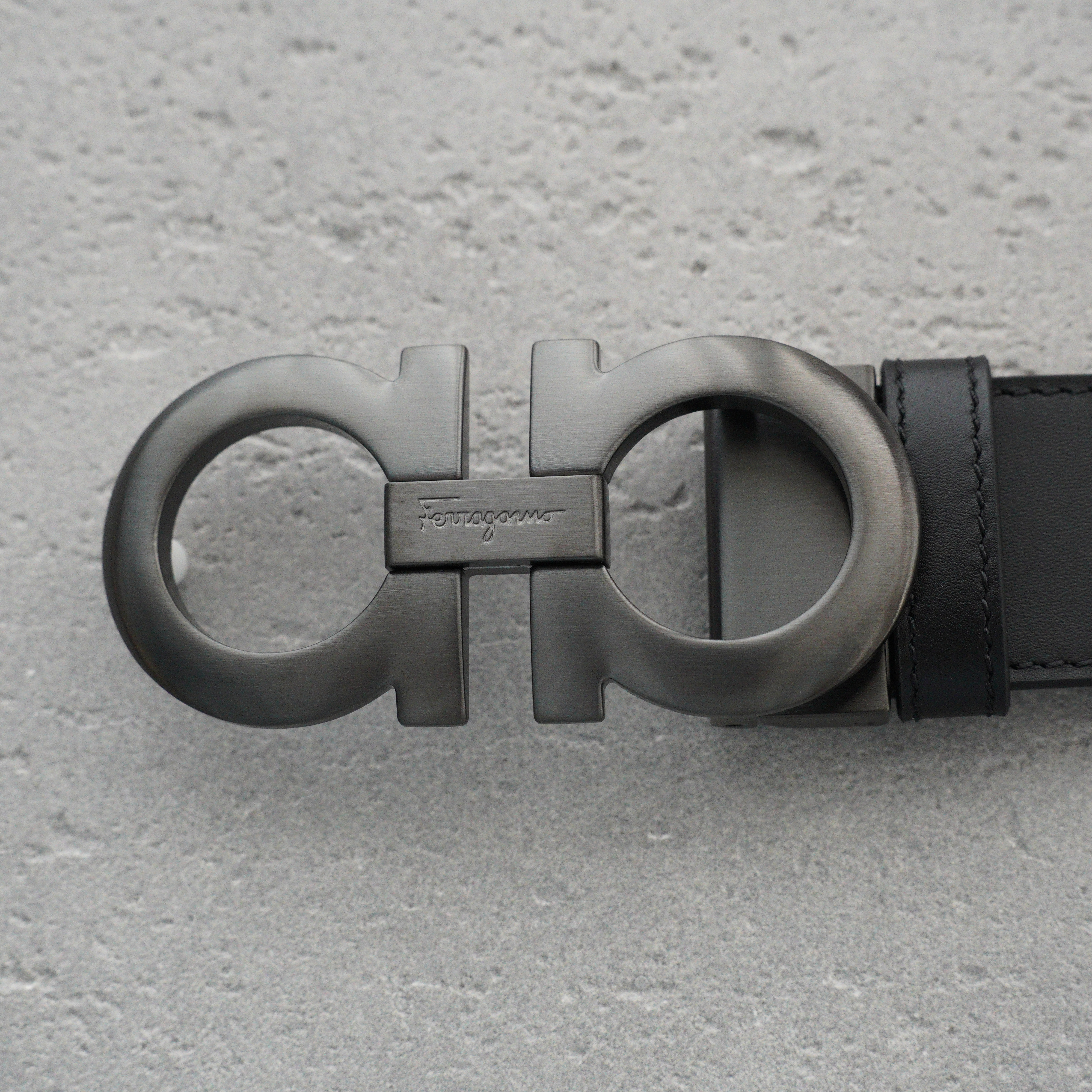 FERRAGAMO Simple Black Leather Belt（0464231675542017）