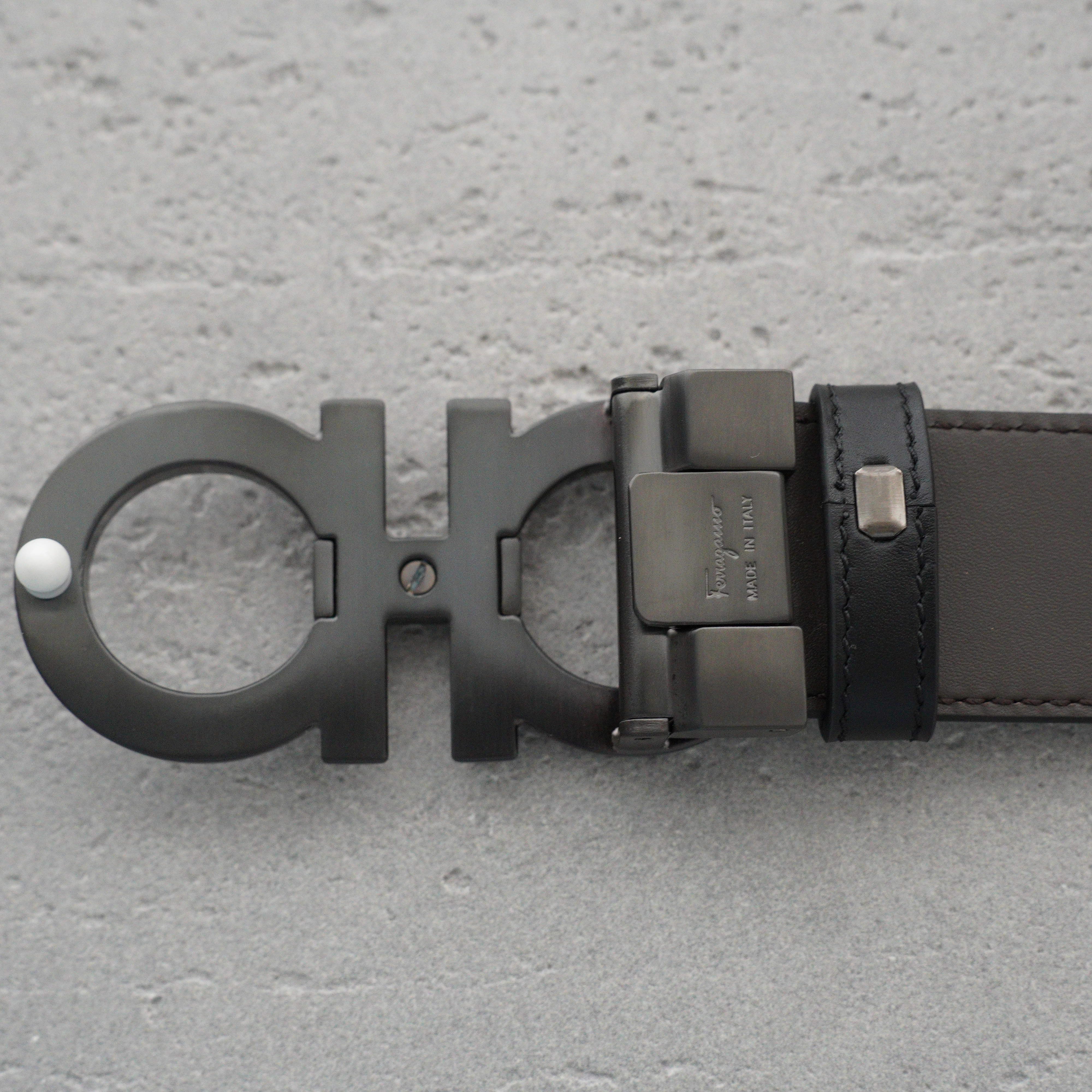 FERRAGAMO Simple Black Leather Belt（0464231675542017）