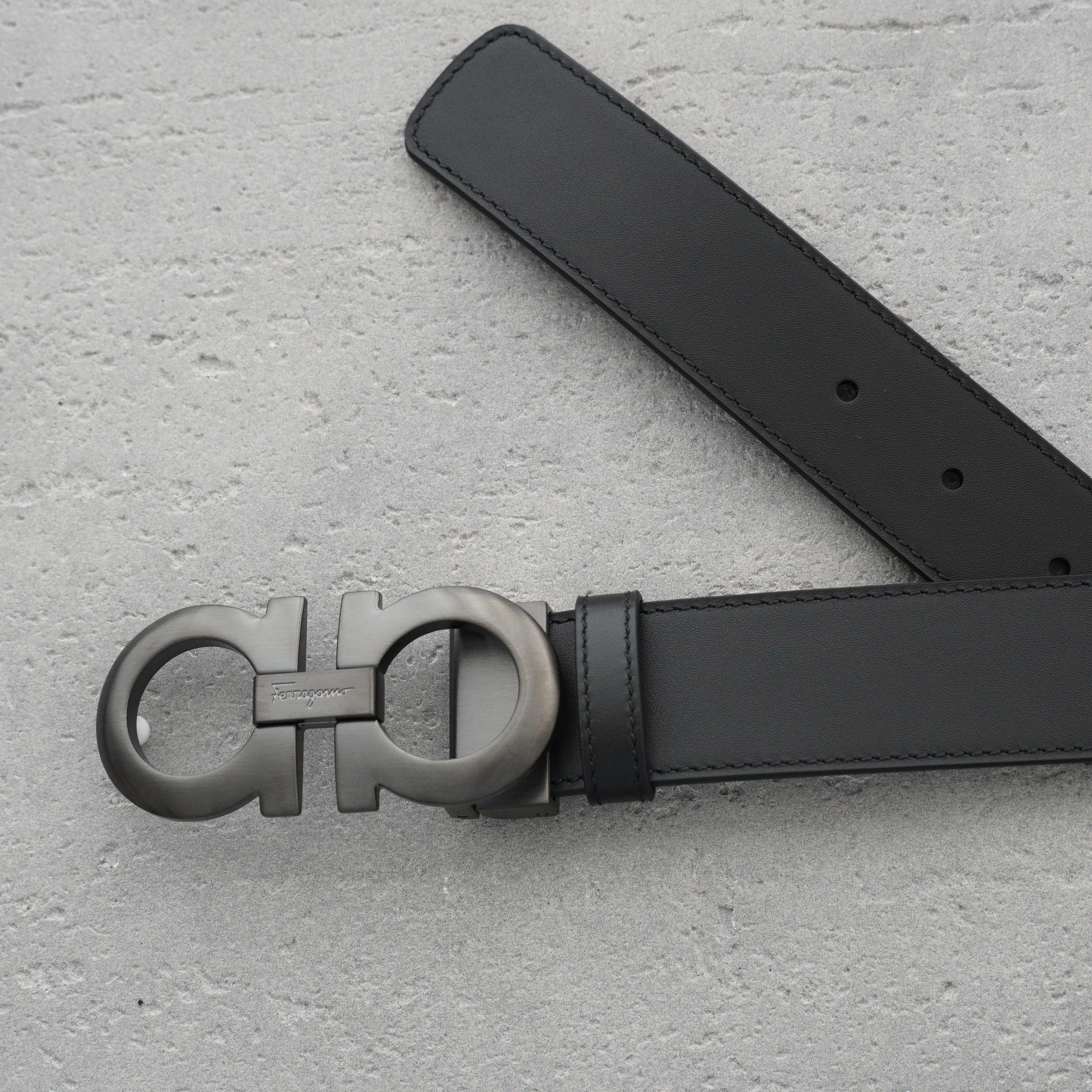 FERRAGAMO Simple Black Leather Belt（0464231675542017）