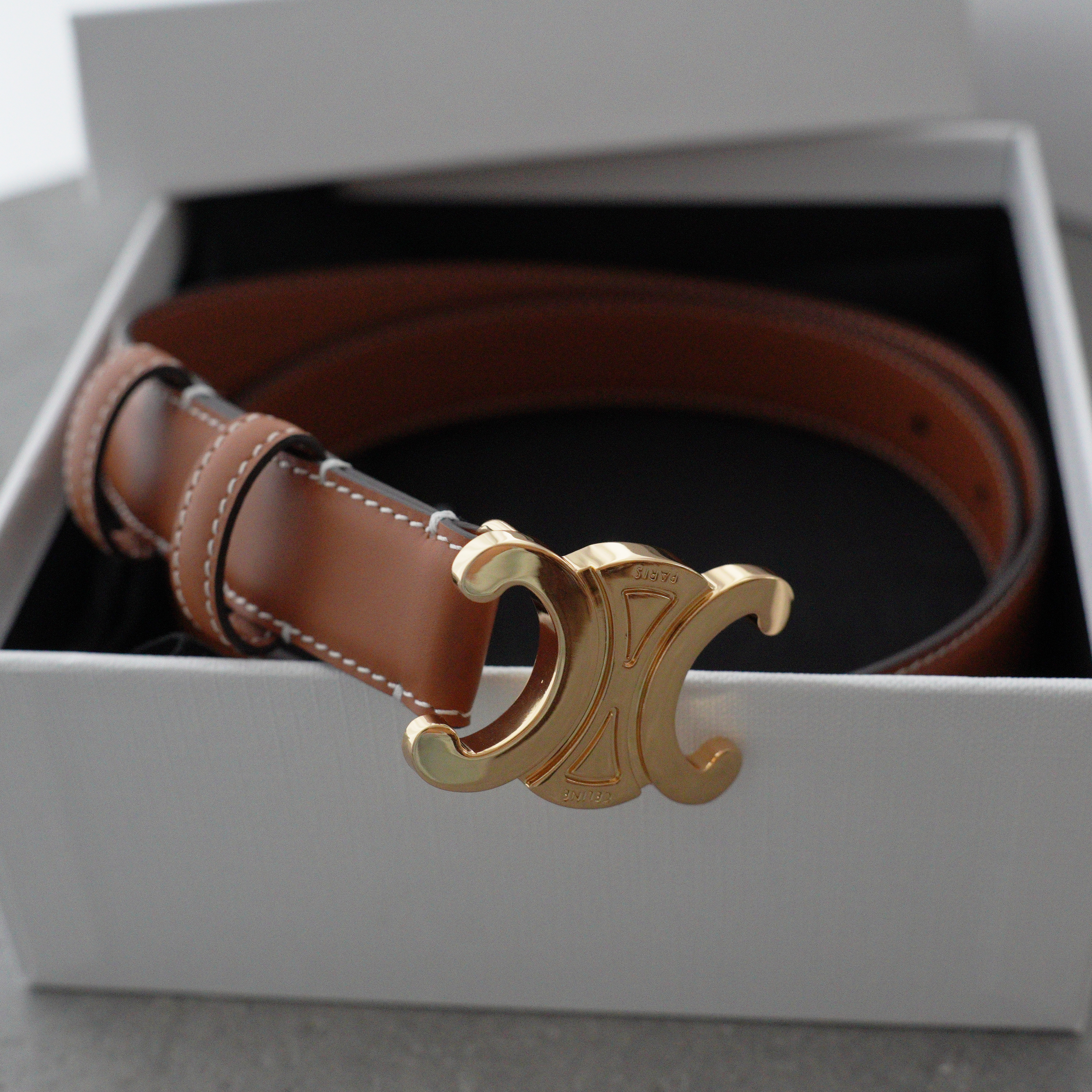 Celine Medium 25mm Triomphe Belt in Natural Calfskin（45AK93A78.04LU）