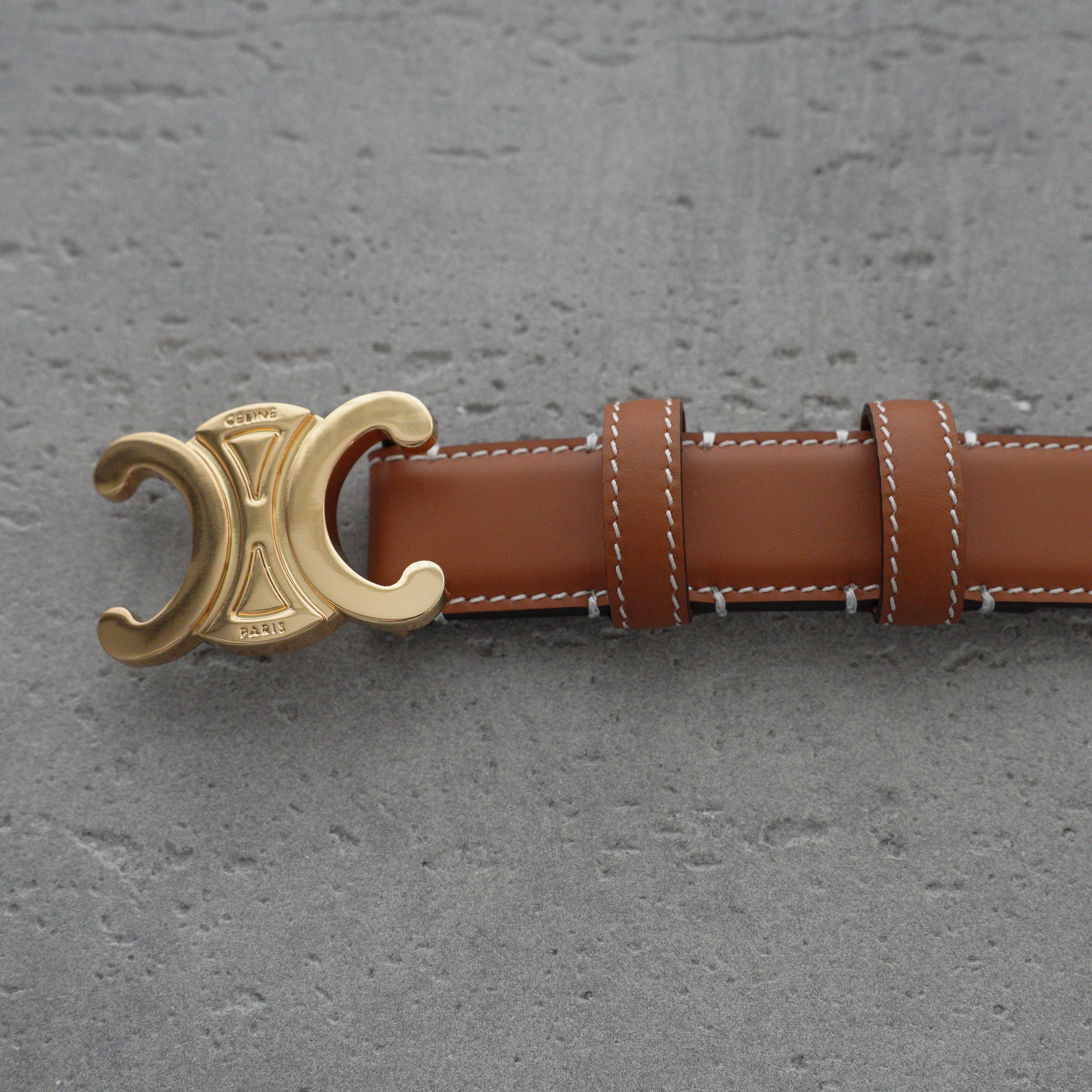 Celine Medium 25mm Triomphe Belt in Natural Calfskin（45AK93A78.04LU）