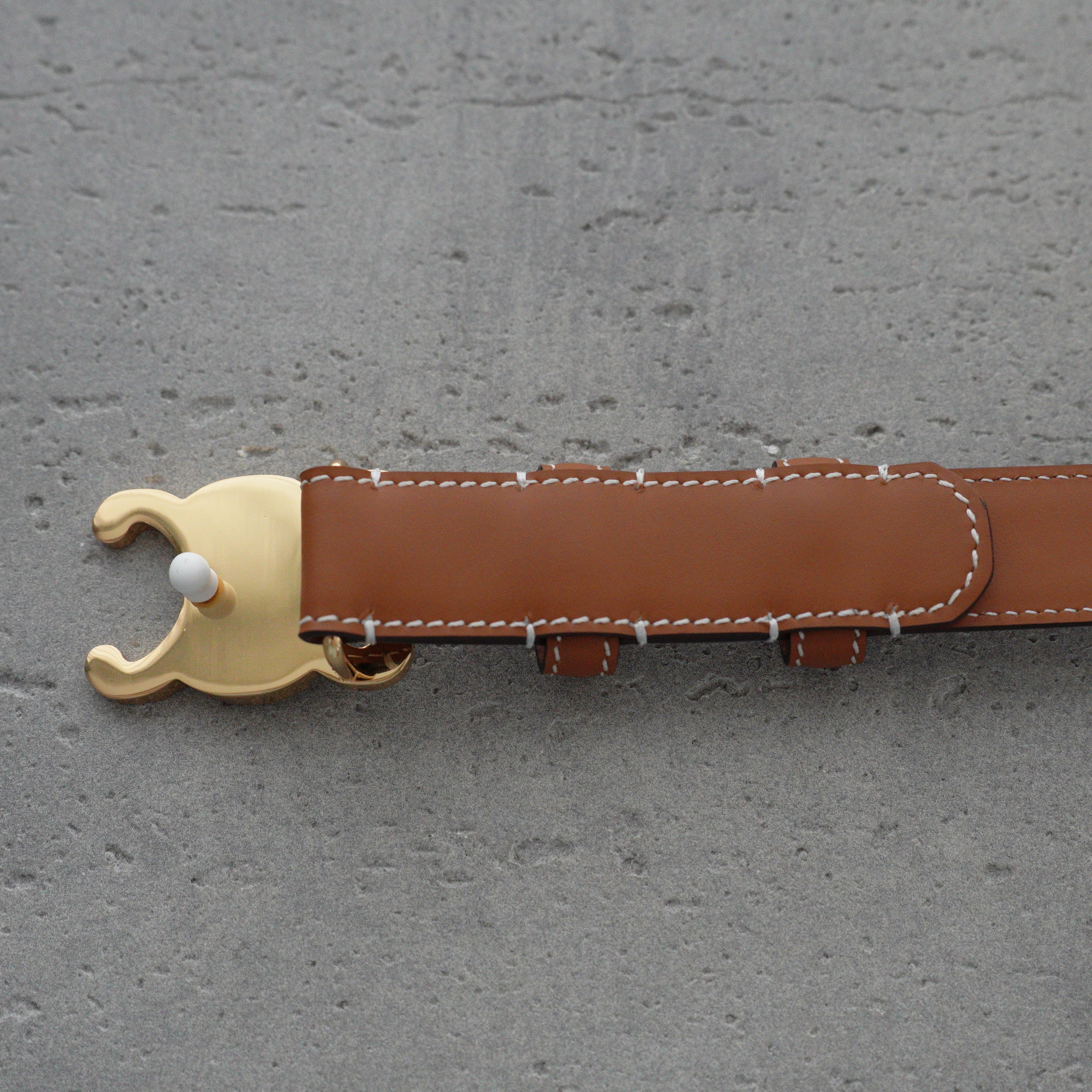 Celine Medium 25mm Triomphe Belt in Natural Calfskin（45AK93A78.04LU）
