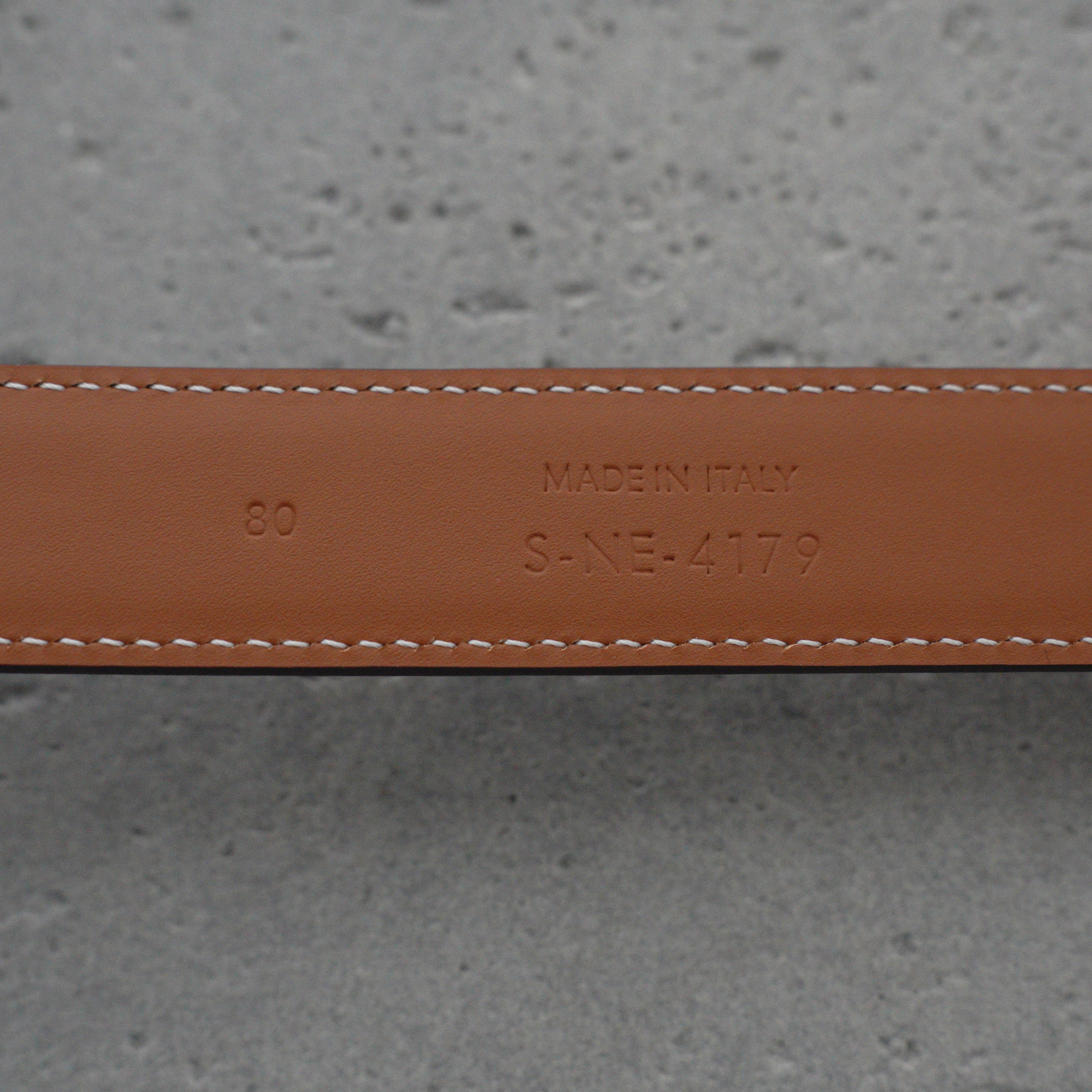 Celine Medium 25mm Triomphe Belt in Natural Calfskin（45AK93A78.04LU）