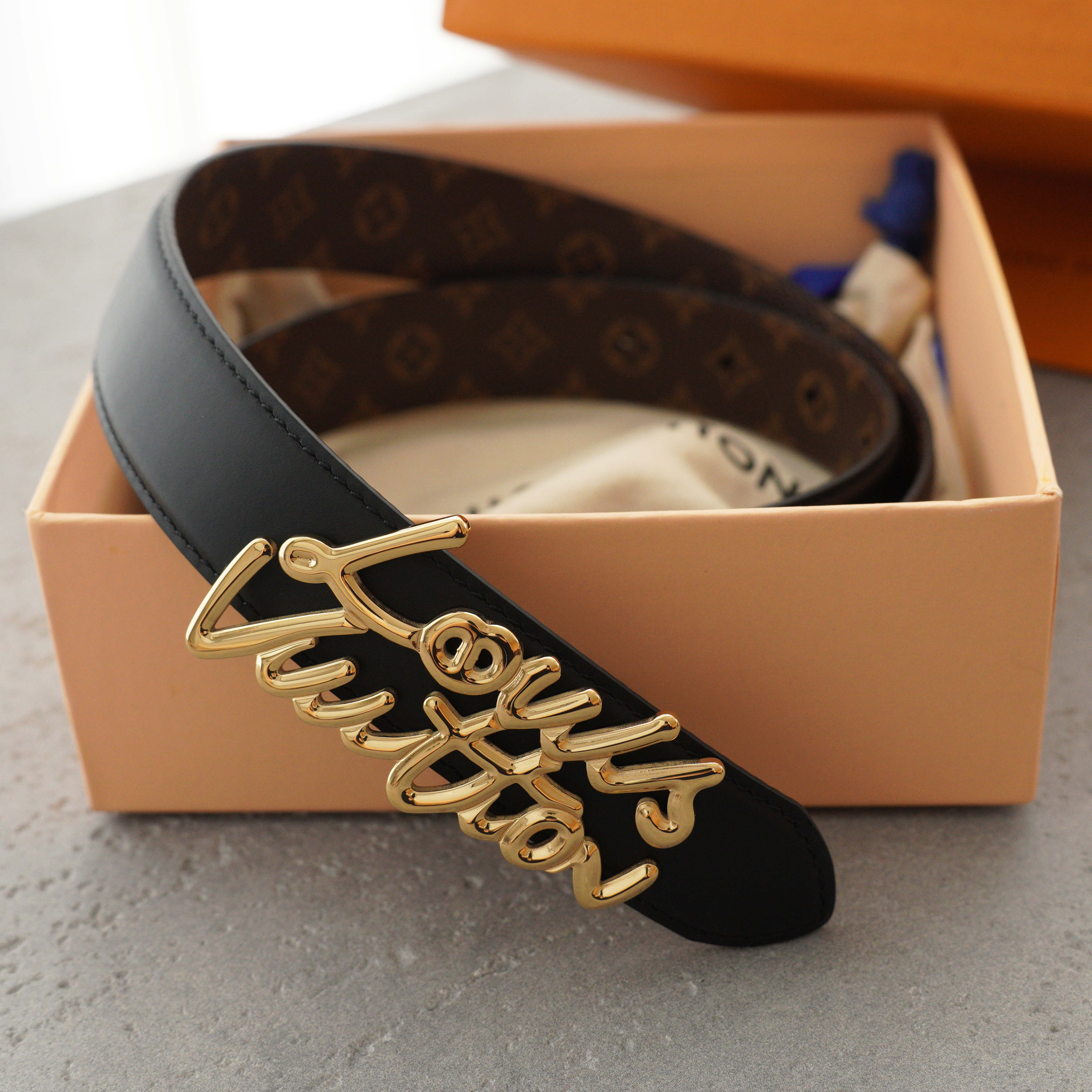 Louis Vuitton Script 30mm leather belt（M4472W）