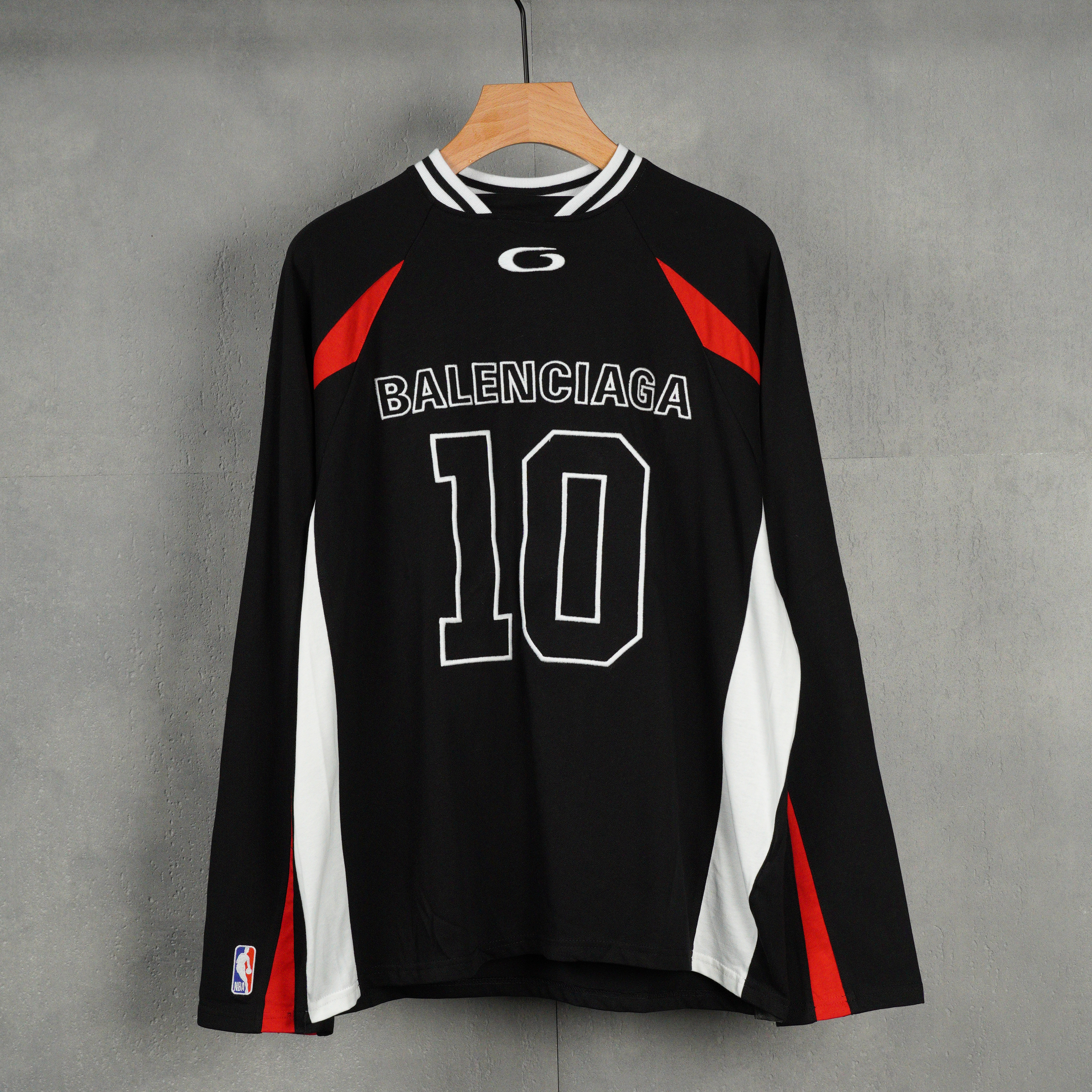 Balenciaga | NBA Collaboration Oversized Long-Sleeve T-Shirt(864877TTVW21060）