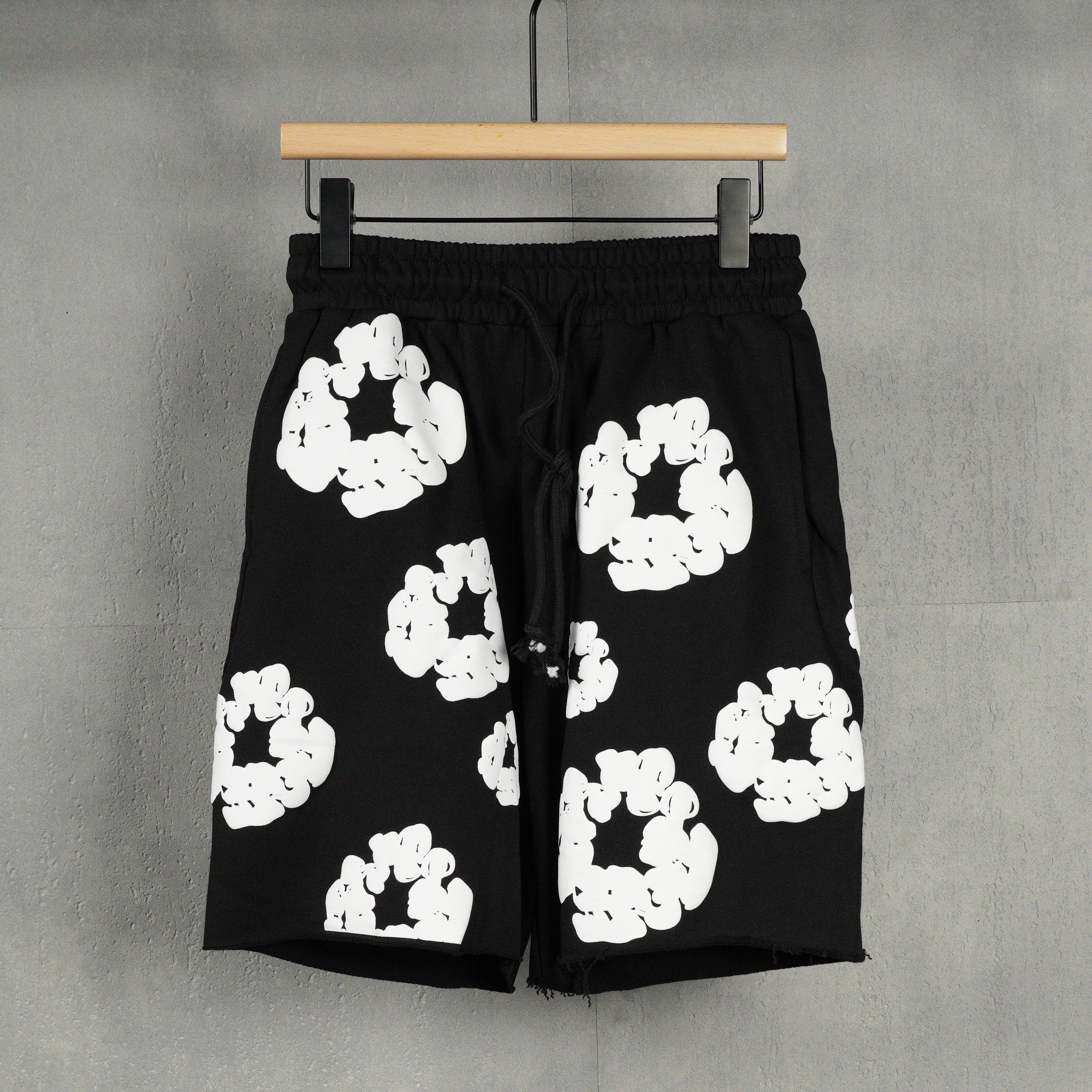 Denim Tears The Cotton Wreath Shorts 'Black'(SS25BRS0621）