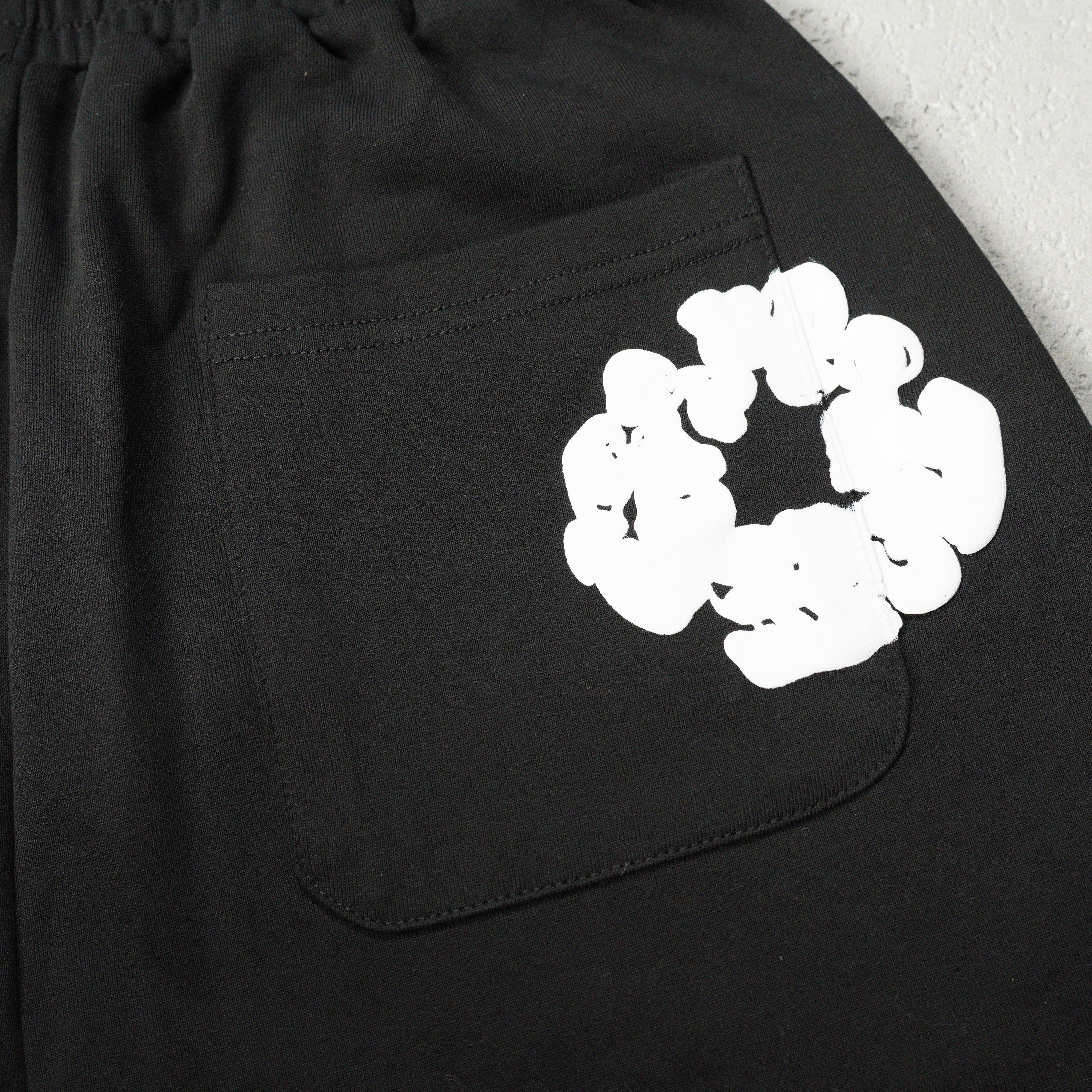 Denim Tears The Cotton Wreath Shorts 'Black'(SS25BRS0621）