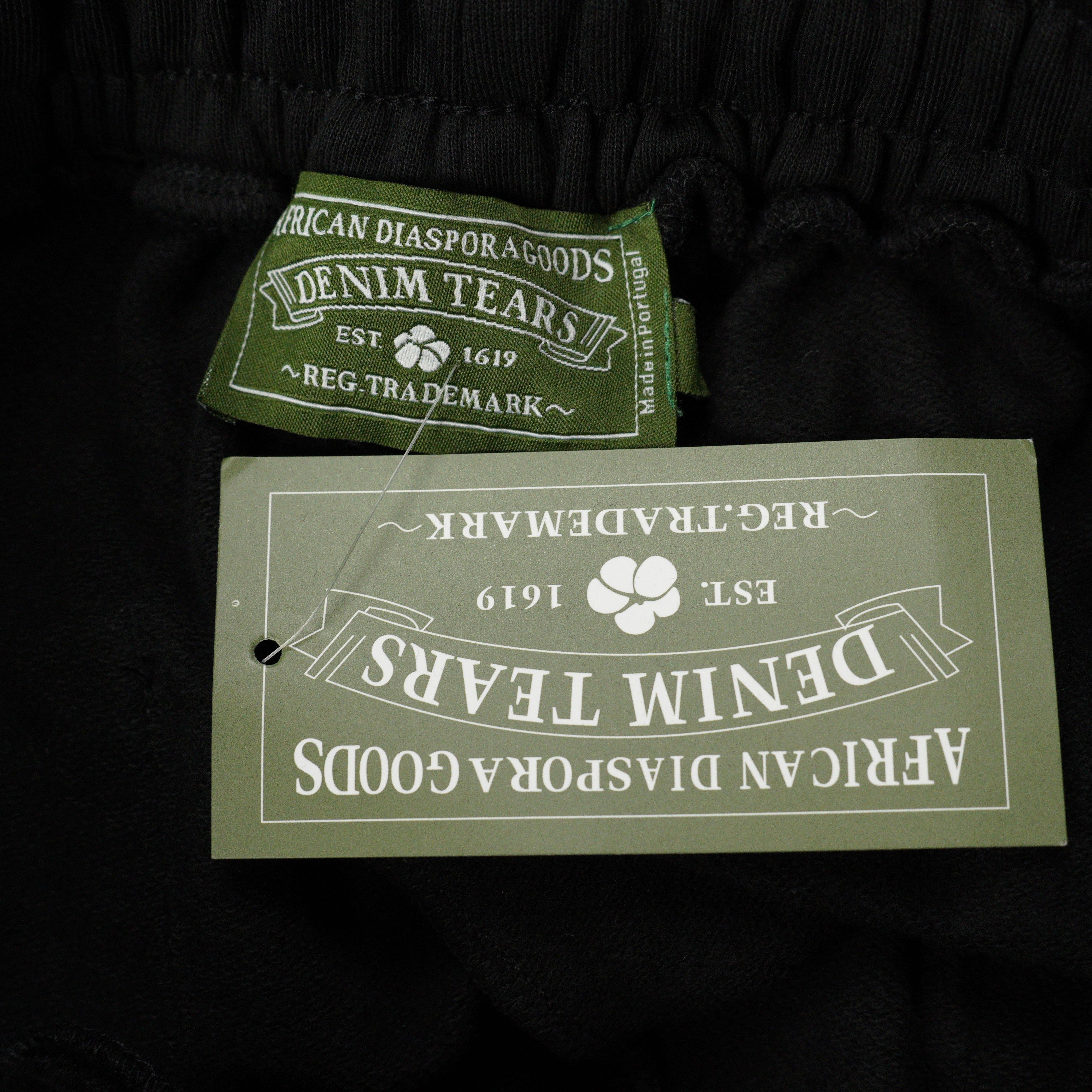 Denim Tears The Cotton Wreath Shorts 'Black'(SS25BRS0621）