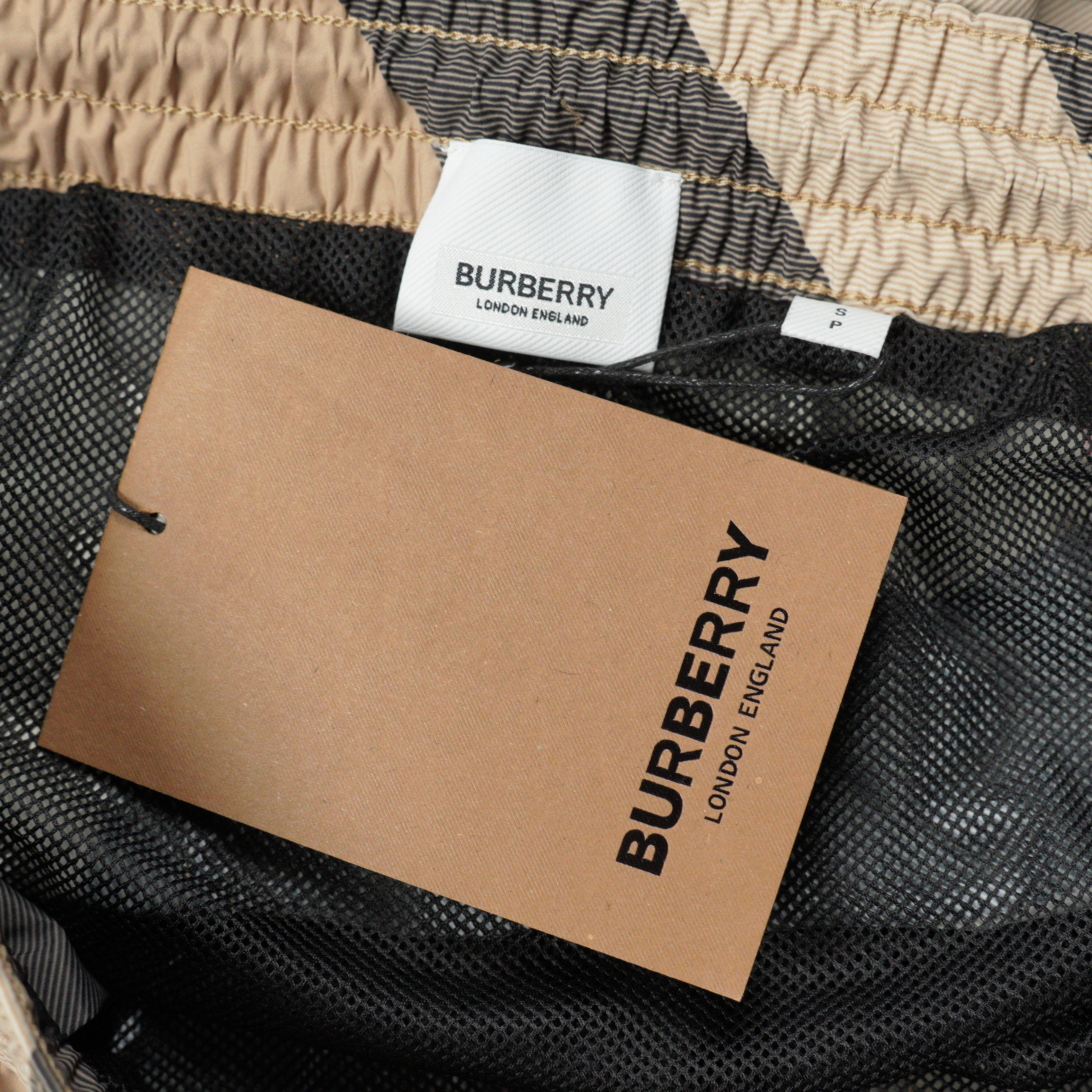 Burberry Men's Check Swim Shorts "Archive Beige （80172941）
