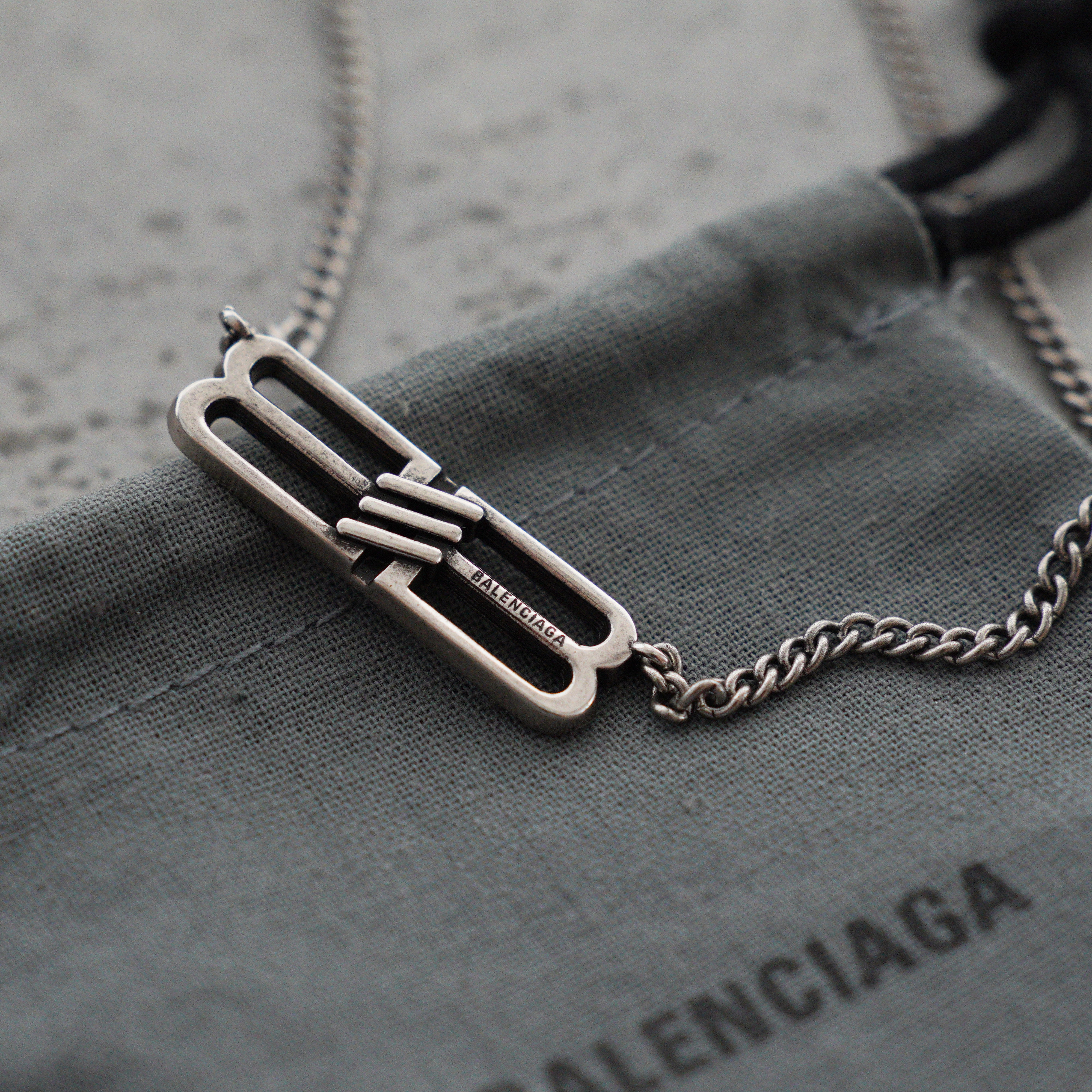 BALENCIAGA BB Icon Necklace（696223TZ99I0911）