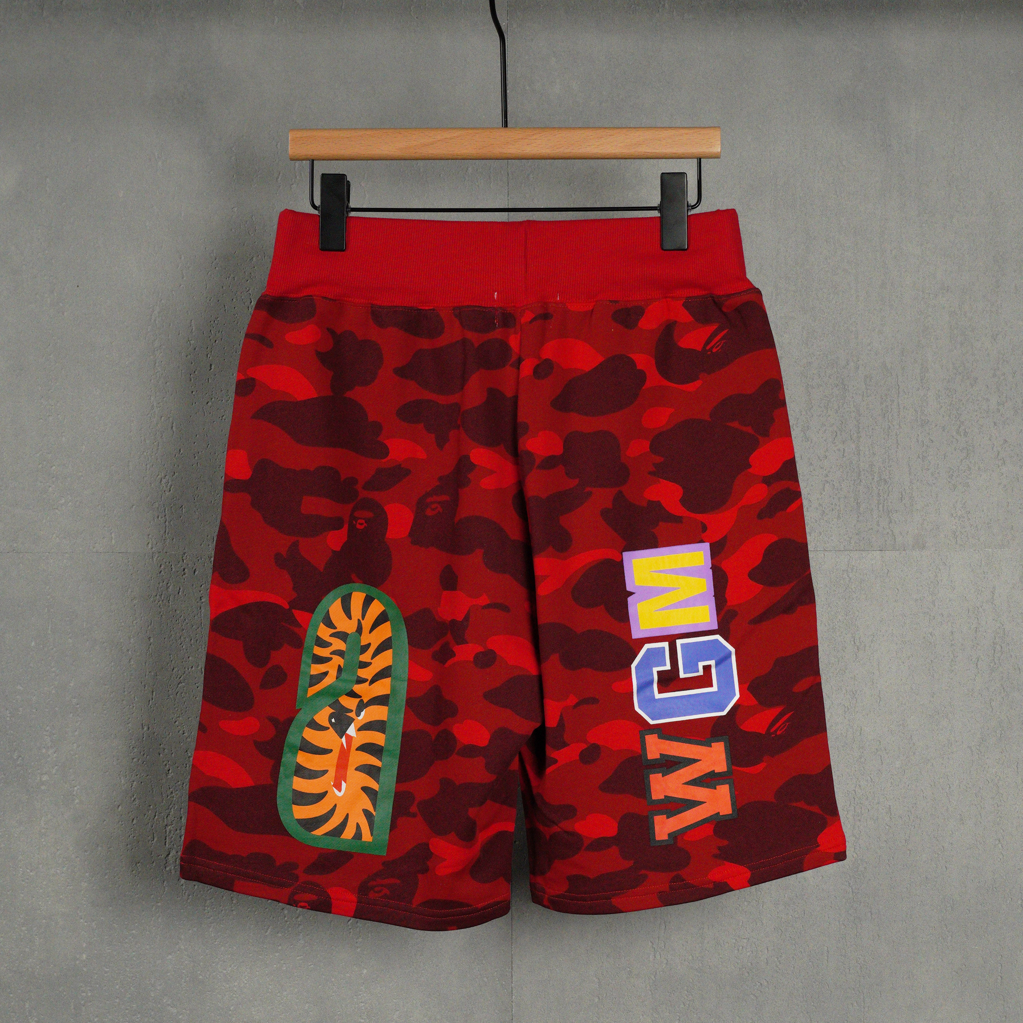 BAPE Space Camo Shark Sweat Shorts (SS21) White（1F30-153-006）