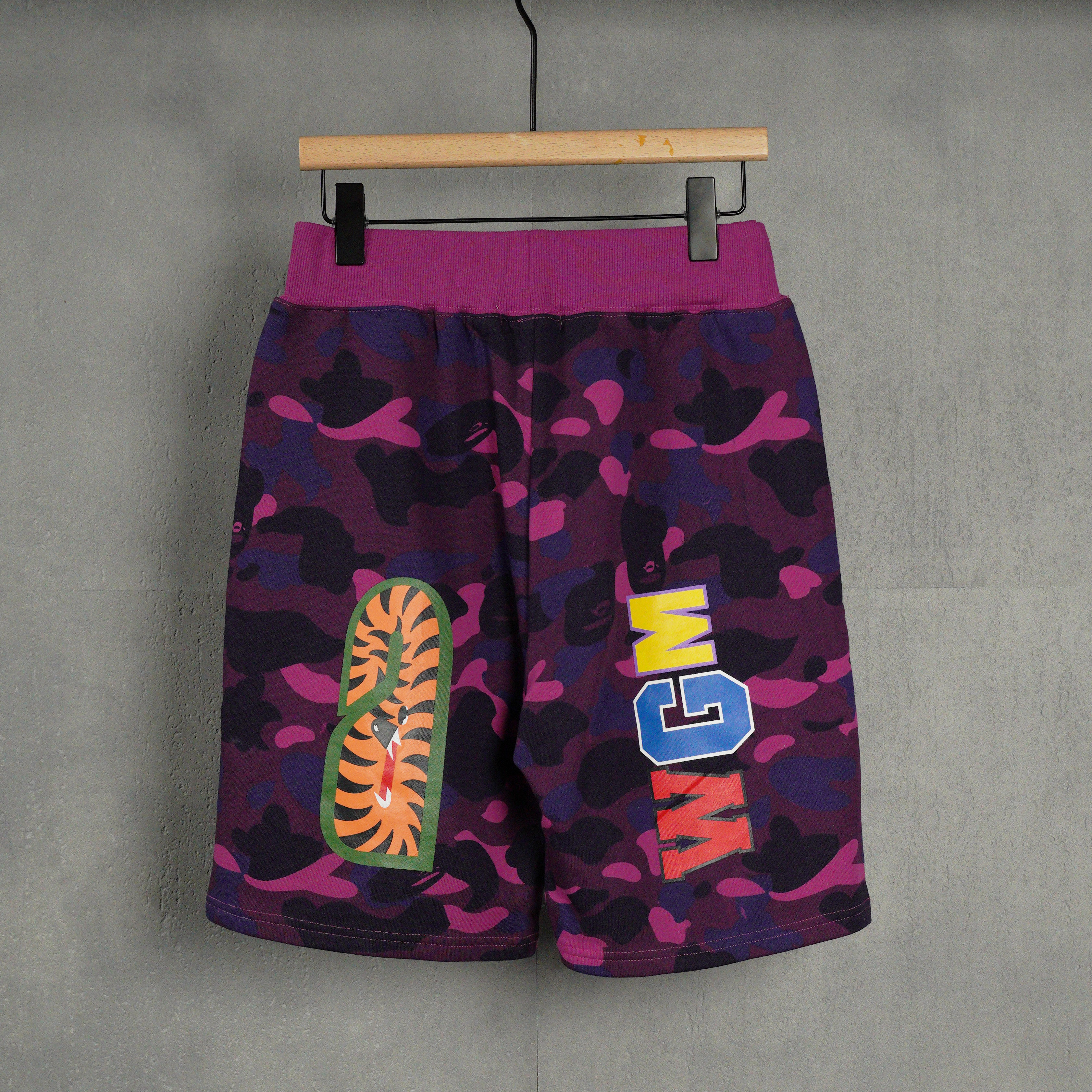 BAPE Space Camo Shark Sweat Shorts (SS21) White（1F30-153-006）