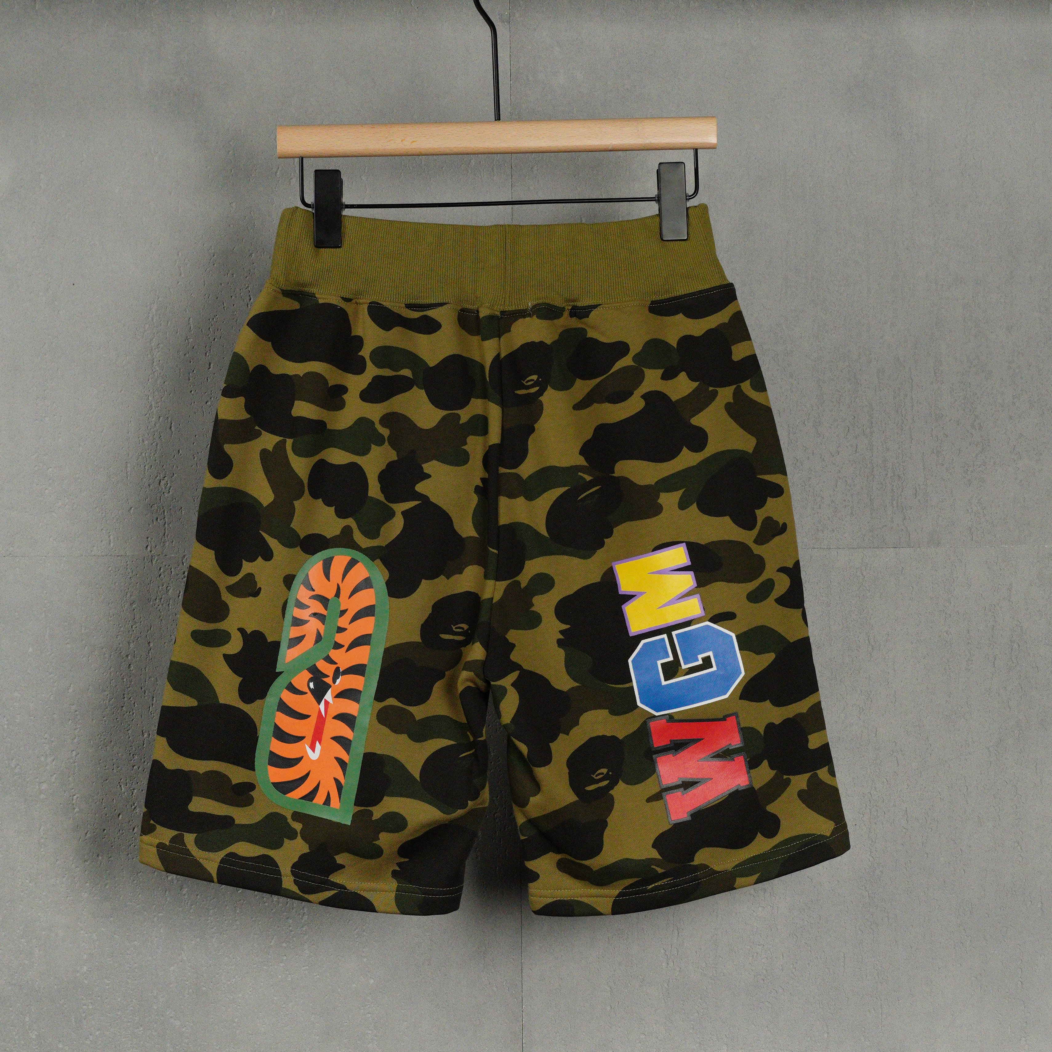 BAPE Space Camo Shark Sweat Shorts (SS21) White（1F30-153-006）