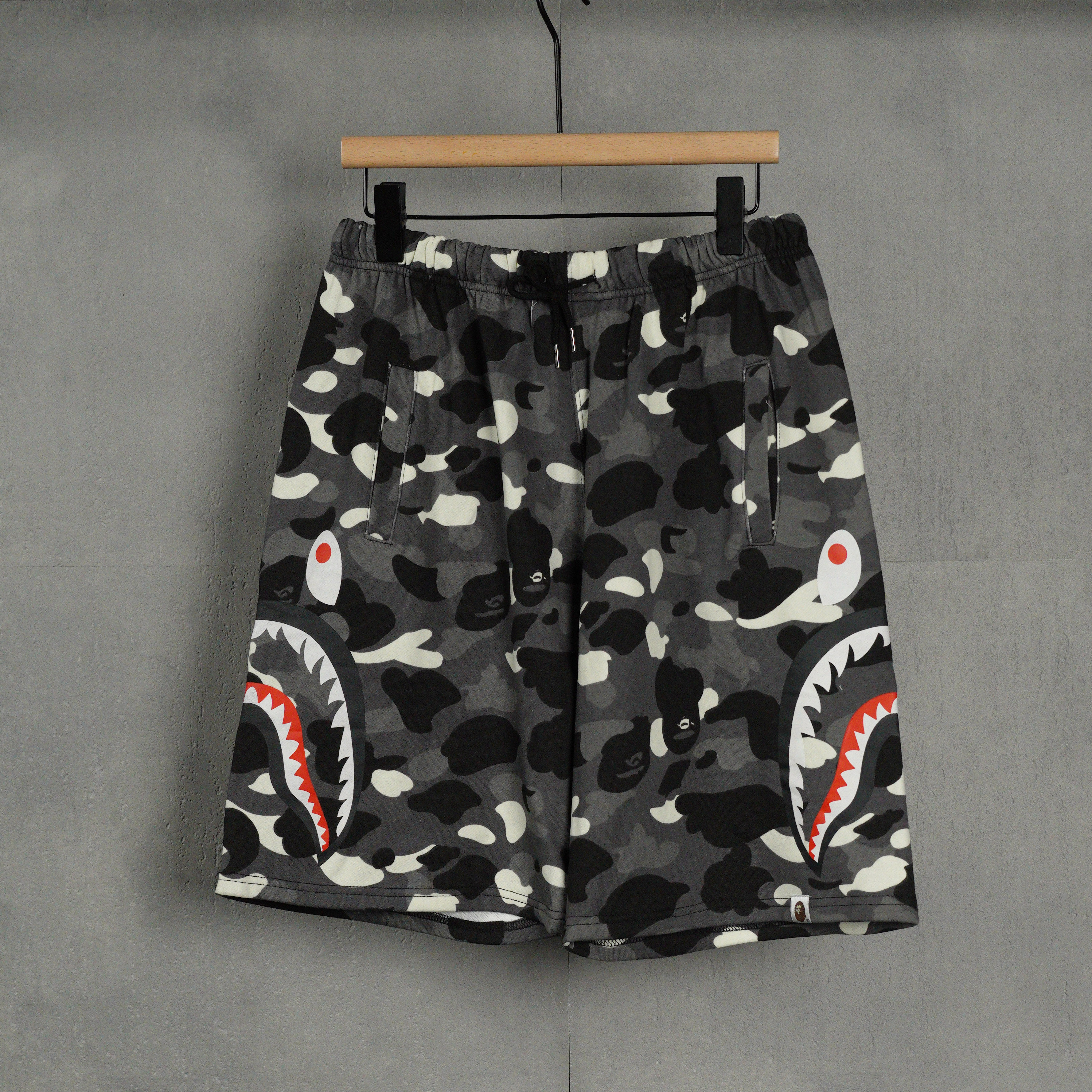 BAPE Space Camo Shark Sweat Shorts (SS21) White（1F30-153-006）