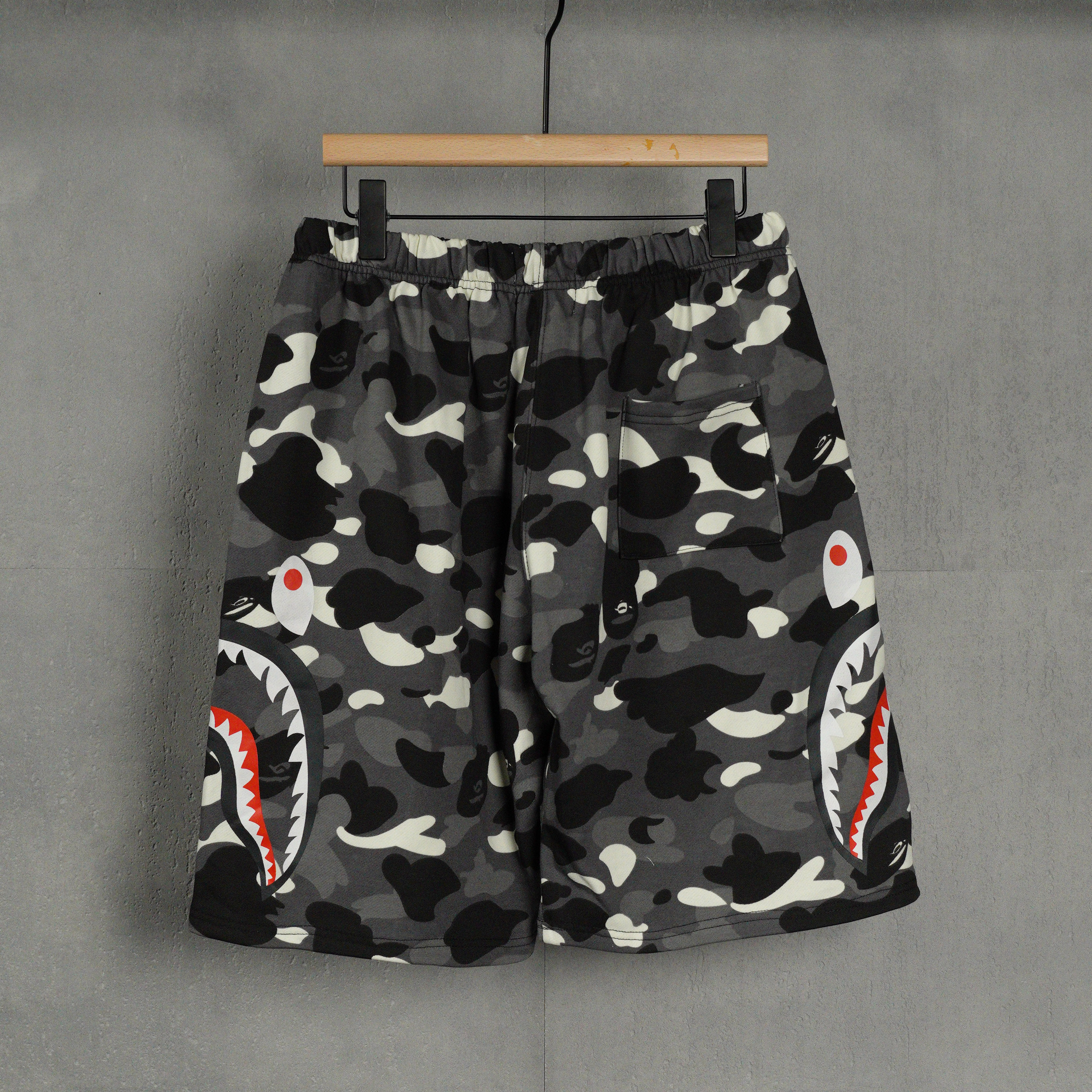 BAPE Space Camo Shark Sweat Shorts (SS21) White（1F30-153-006）