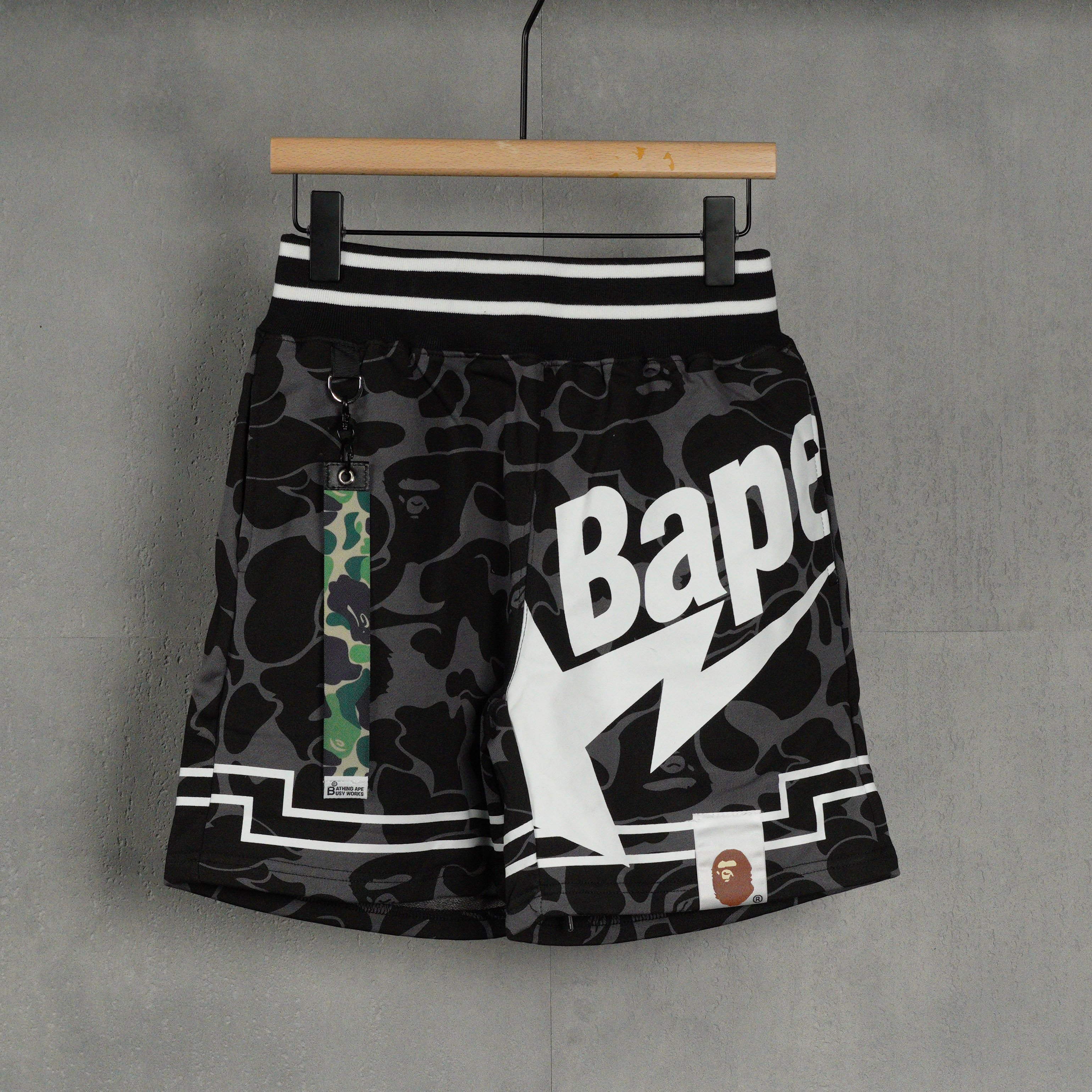 BAPE Space Camo Shark Sweat Shorts (SS21) White（1F30-153-006）