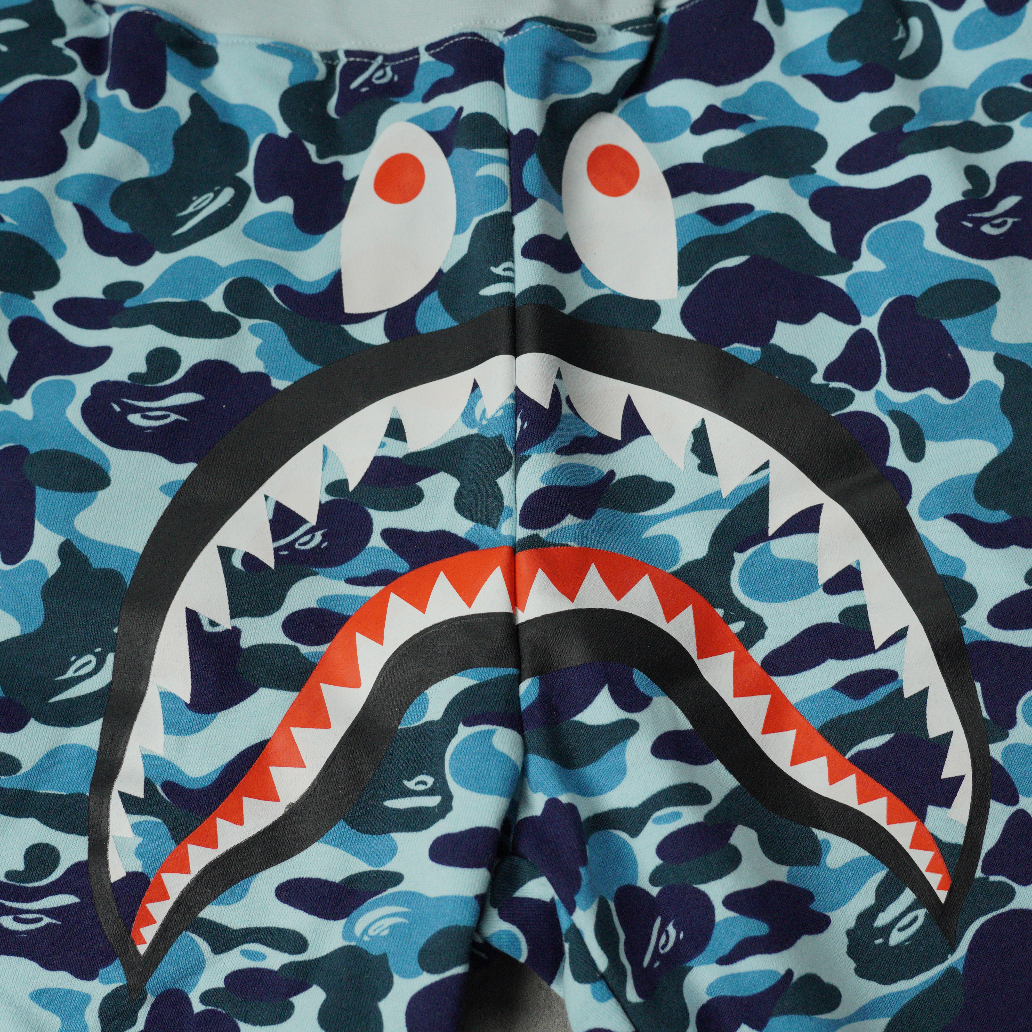 BAPE Space Camo Shark Sweat Shorts (SS21) White（1F30-153-006）