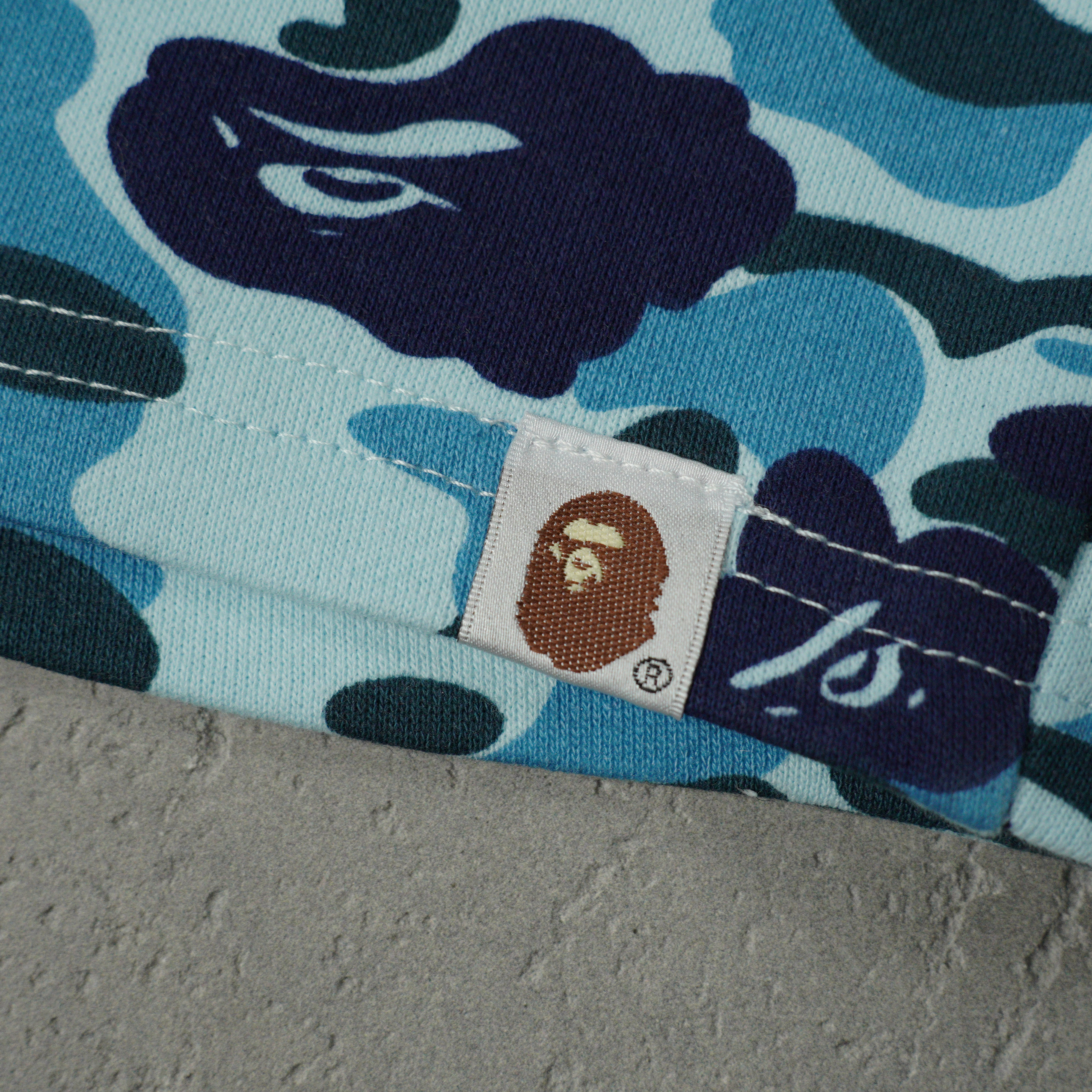 BAPE Space Camo Shark Sweat Shorts (SS21) White（1F30-153-006）