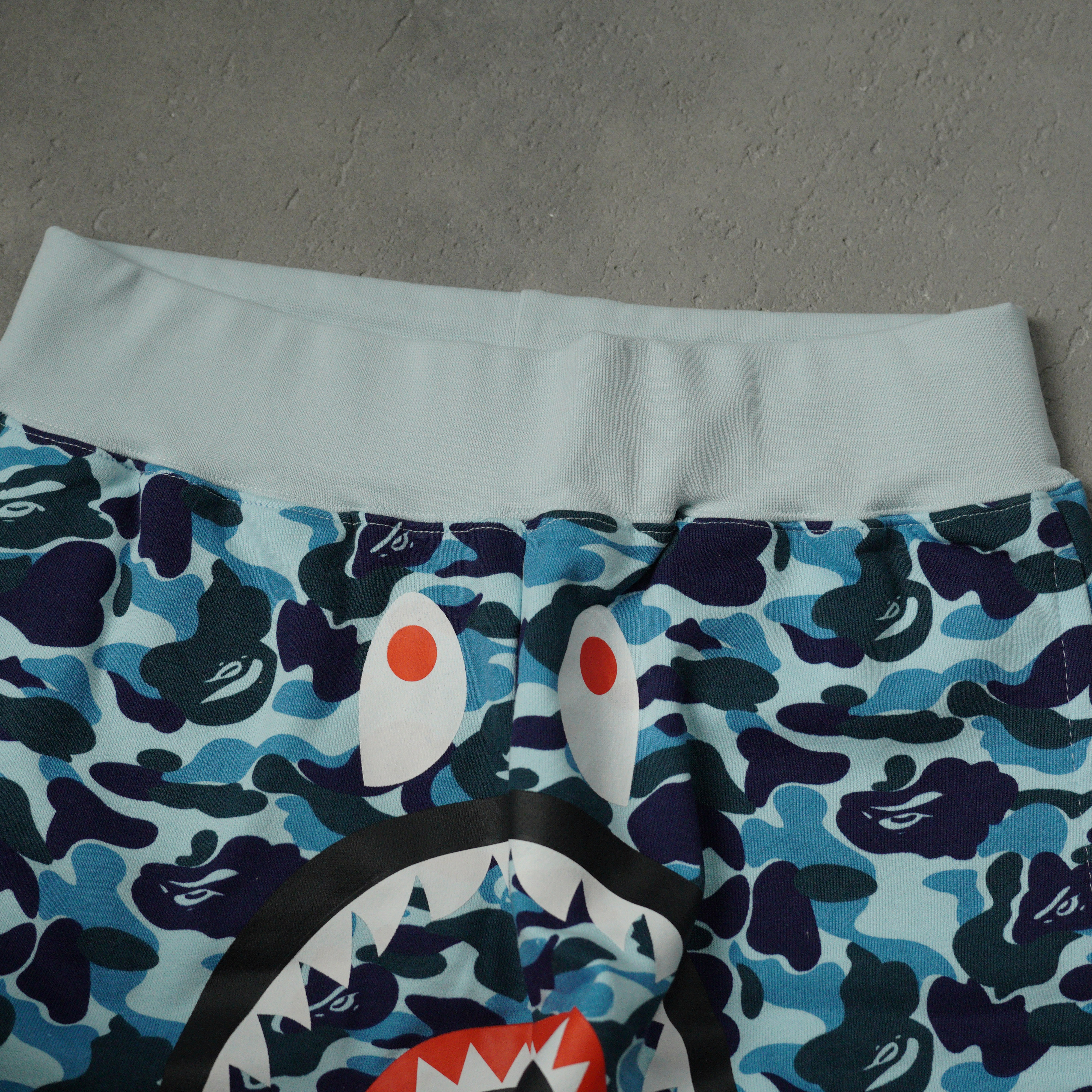 BAPE Space Camo Shark Sweat Shorts (SS21) White（1F30-153-006）