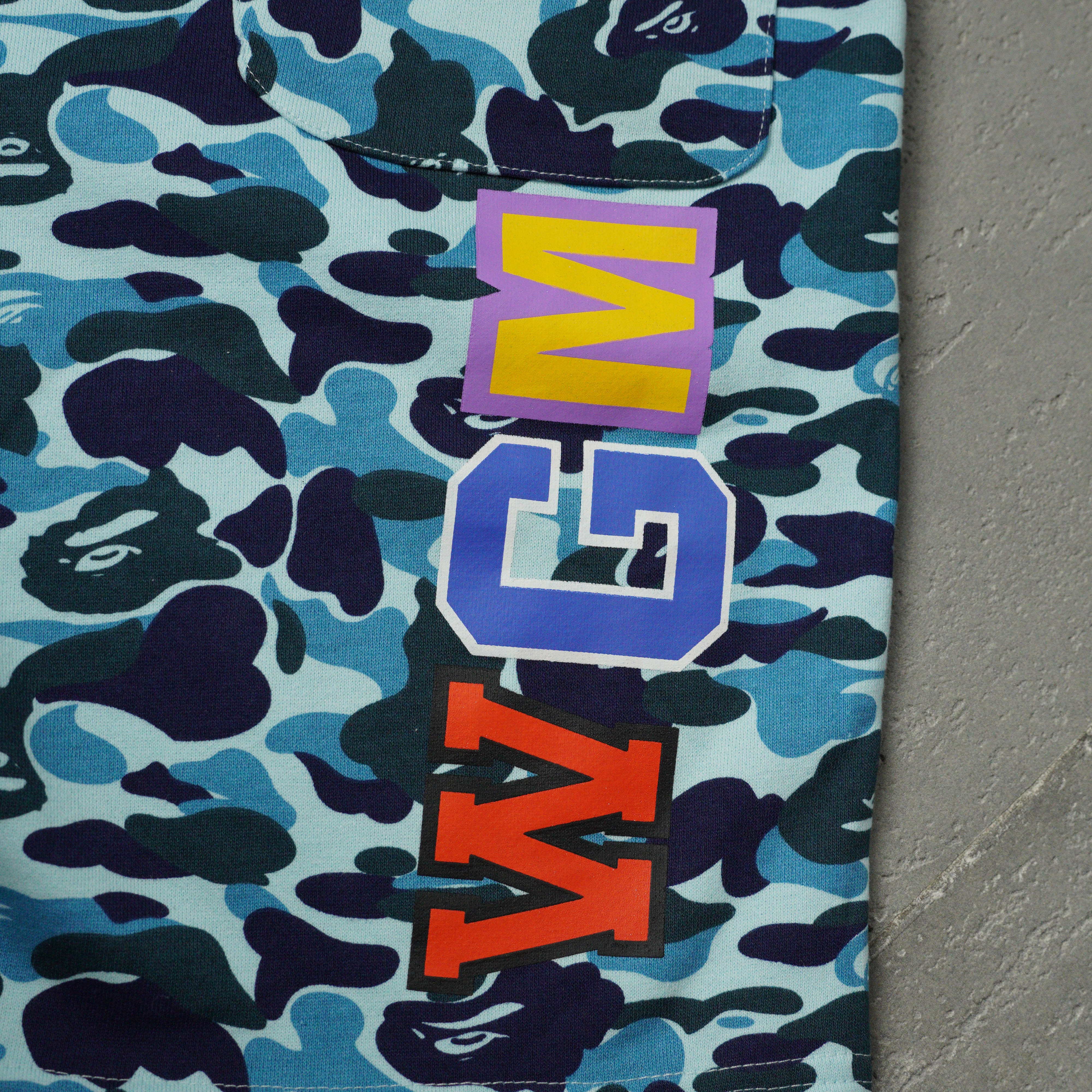 BAPE Space Camo Shark Sweat Shorts (SS21) White（1F30-153-006）