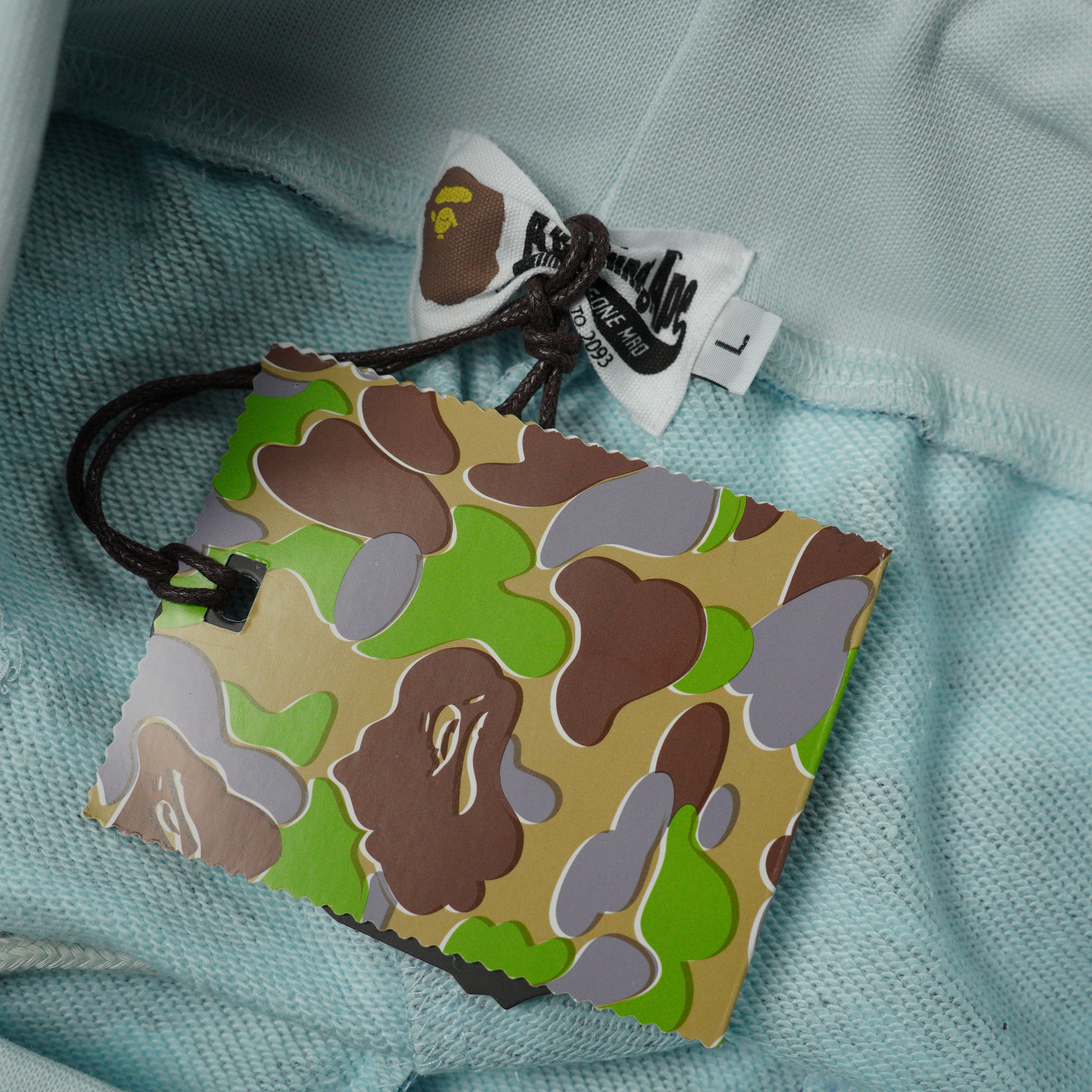 BAPE Space Camo Shark Sweat Shorts (SS21) White（1F30-153-006）