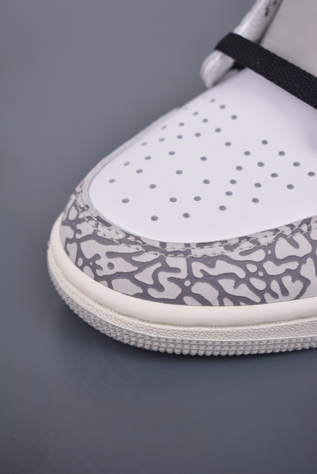 Nike Air Jordan 1 High OG "White Cement"（DZ5485-052）