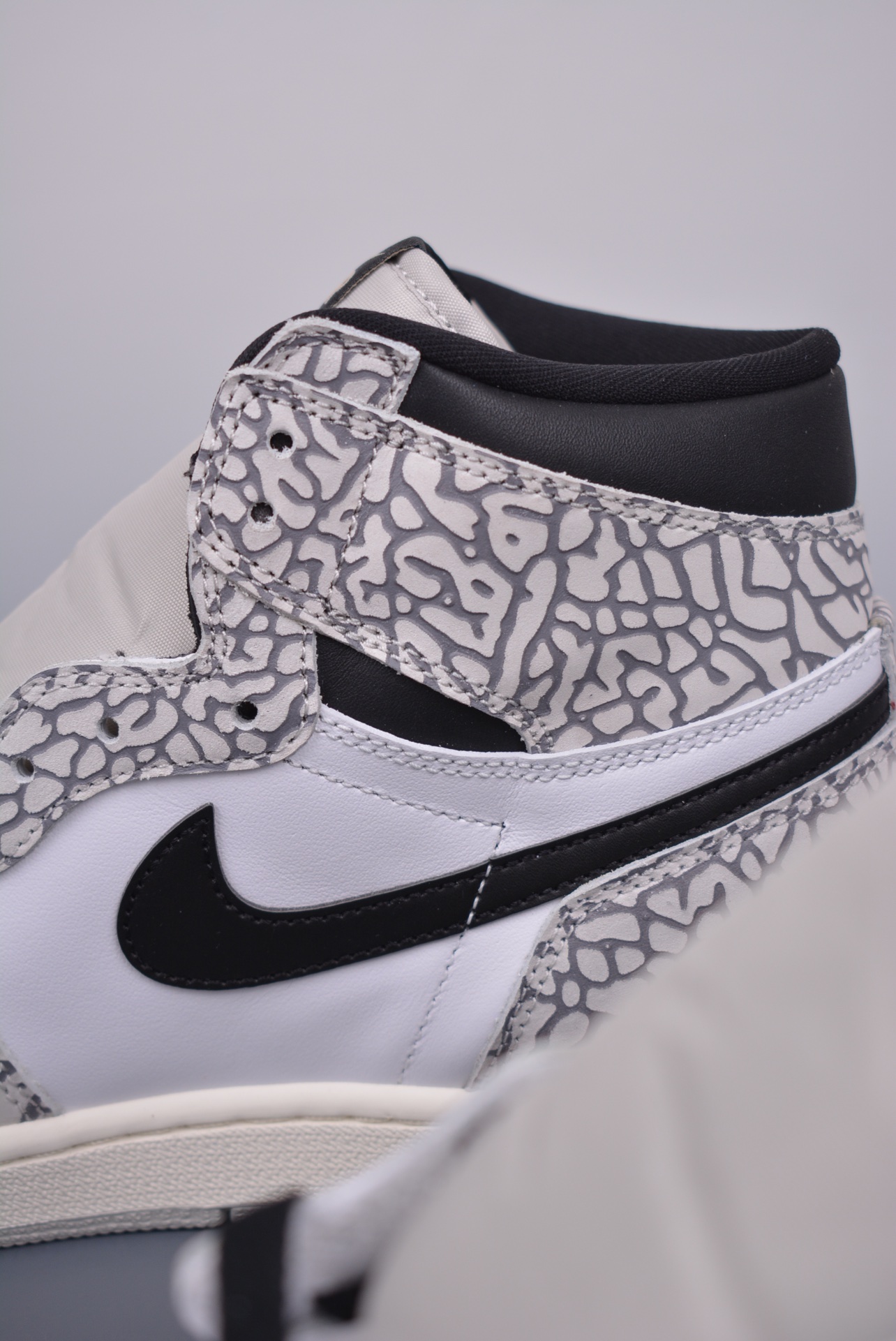 Nike Air Jordan 1 High OG "White Cement"（DZ5485-052）