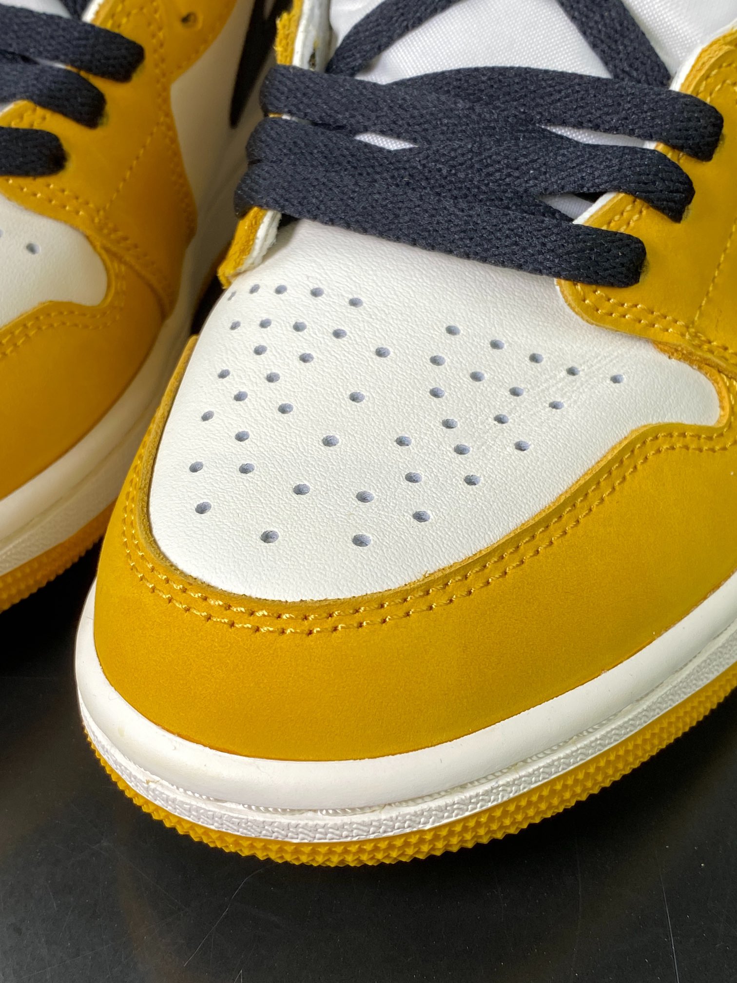 Nike Air Jordan 1 Retro High OG "Yellow Ochre"（DZ5485-701）