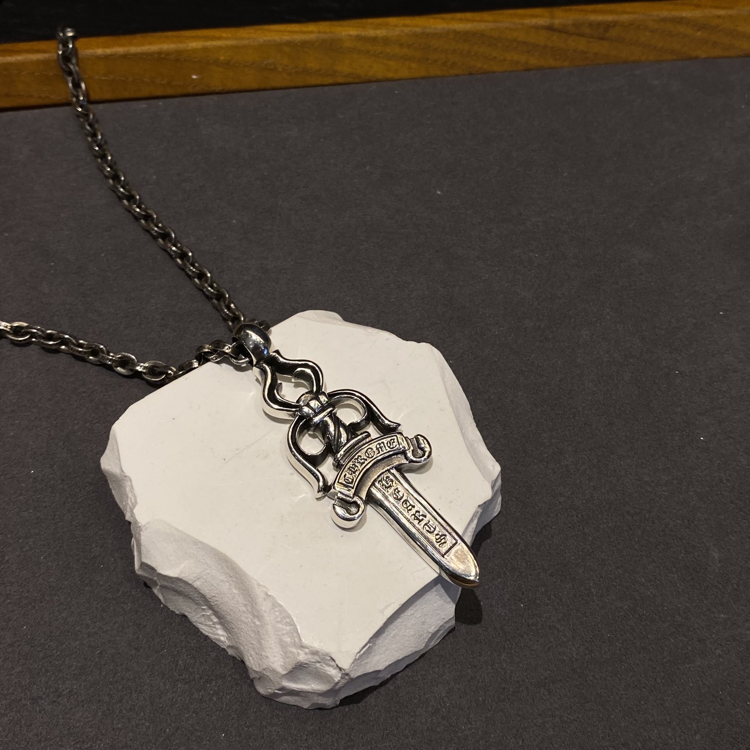 クロムハーツ / CHROME HEARTS  ダガーペンダントラージ＆ ペーパーチェーンネックレス20インチ（EGXL0367）