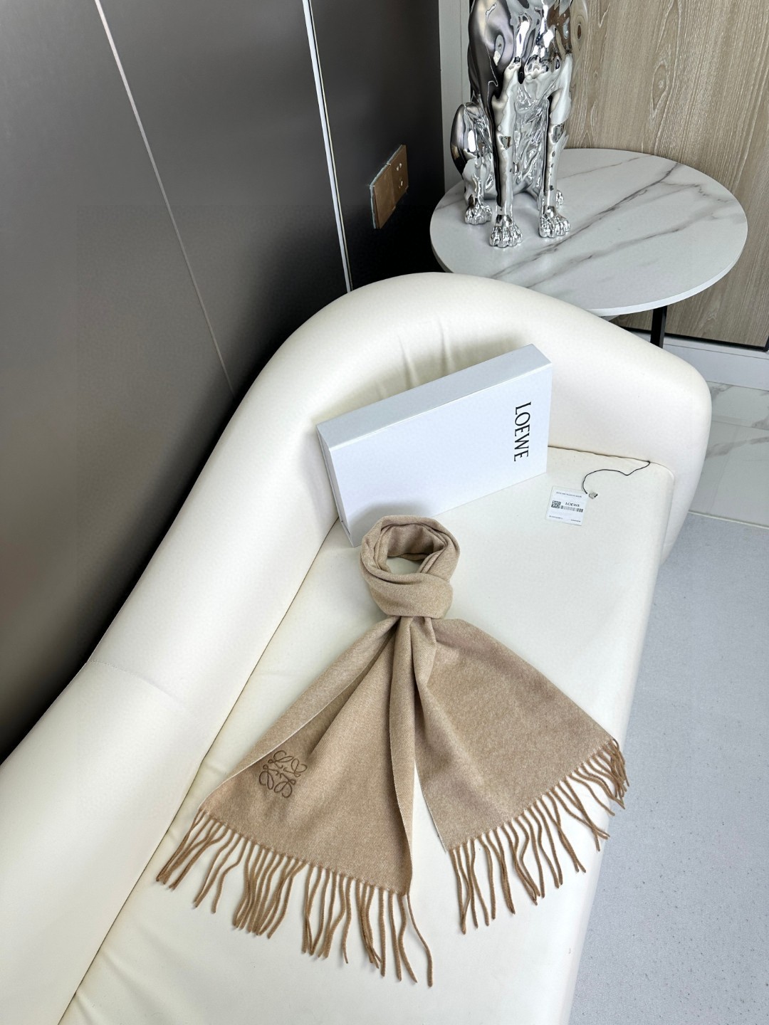 LOEWE solid color knitted scarf（F810250）