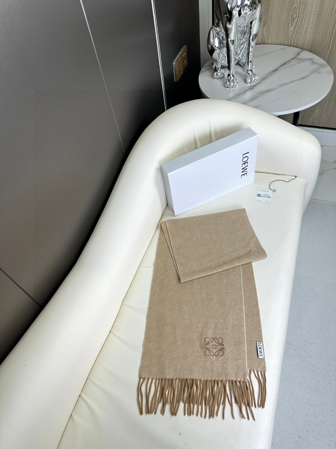 LOEWE solid color knitted scarf（F810250）