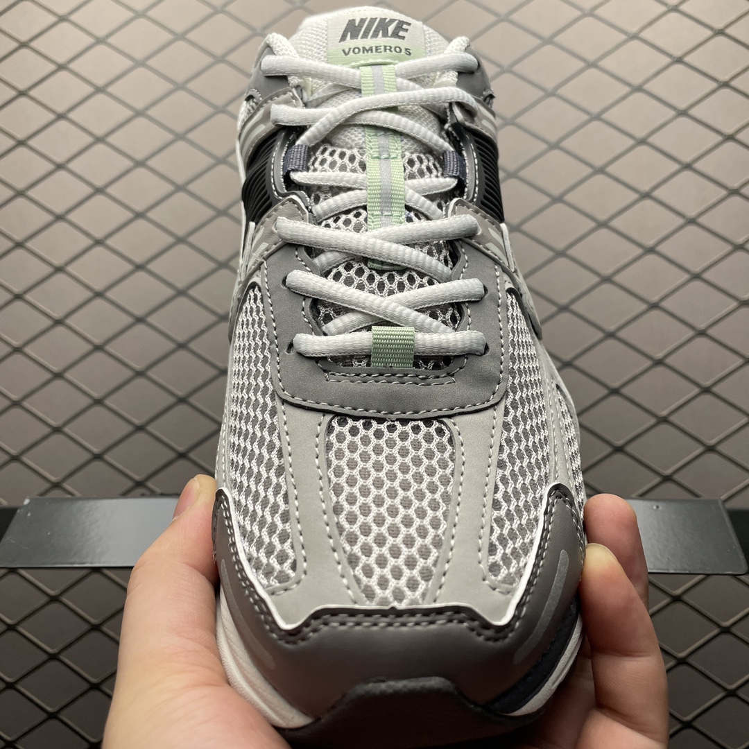 Nike WMNS Zoom Vomero 5 "Cobblestone and Flat Pewter"(FB8825-001)