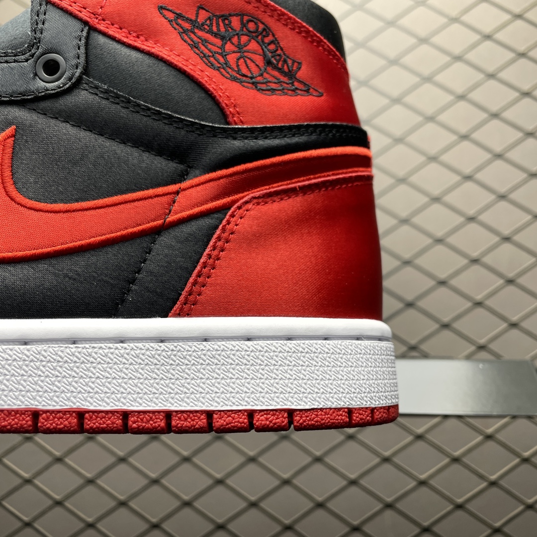 Nike Air Jordan 1 Retro High OG "Satin Bred"（FD4810-061）