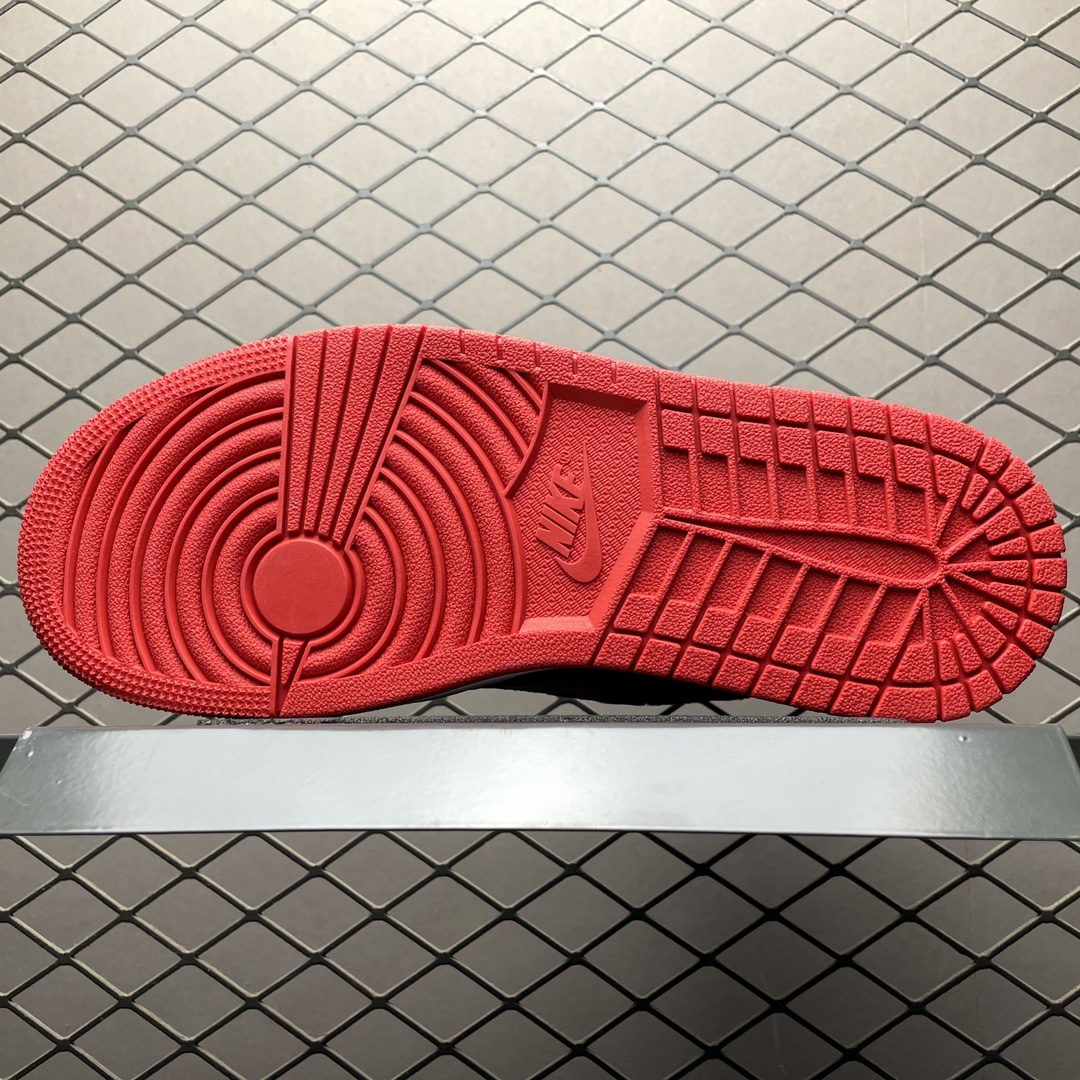 Nike Air Jordan 1 Retro High OG "Satin Bred"（FD4810-061）