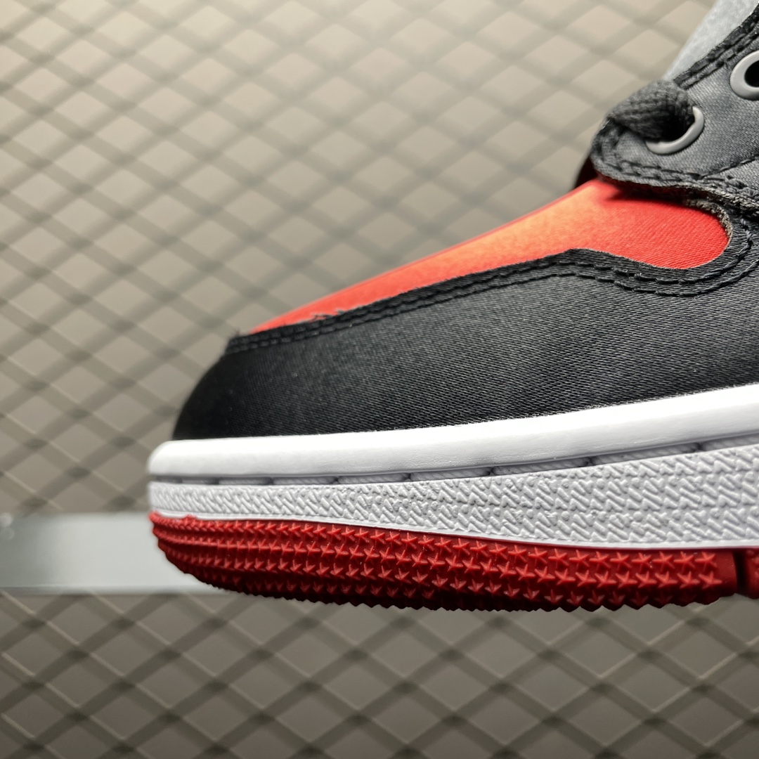 Nike Air Jordan 1 Retro High OG "Satin Bred"（FD4810-061）