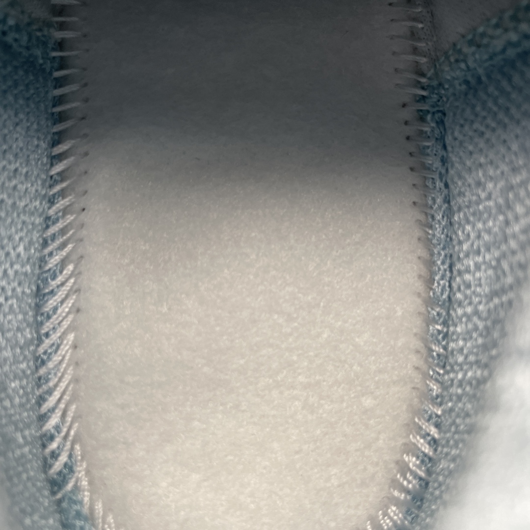 Nike Zoom Vomero 5 "520"(FN3432-001)