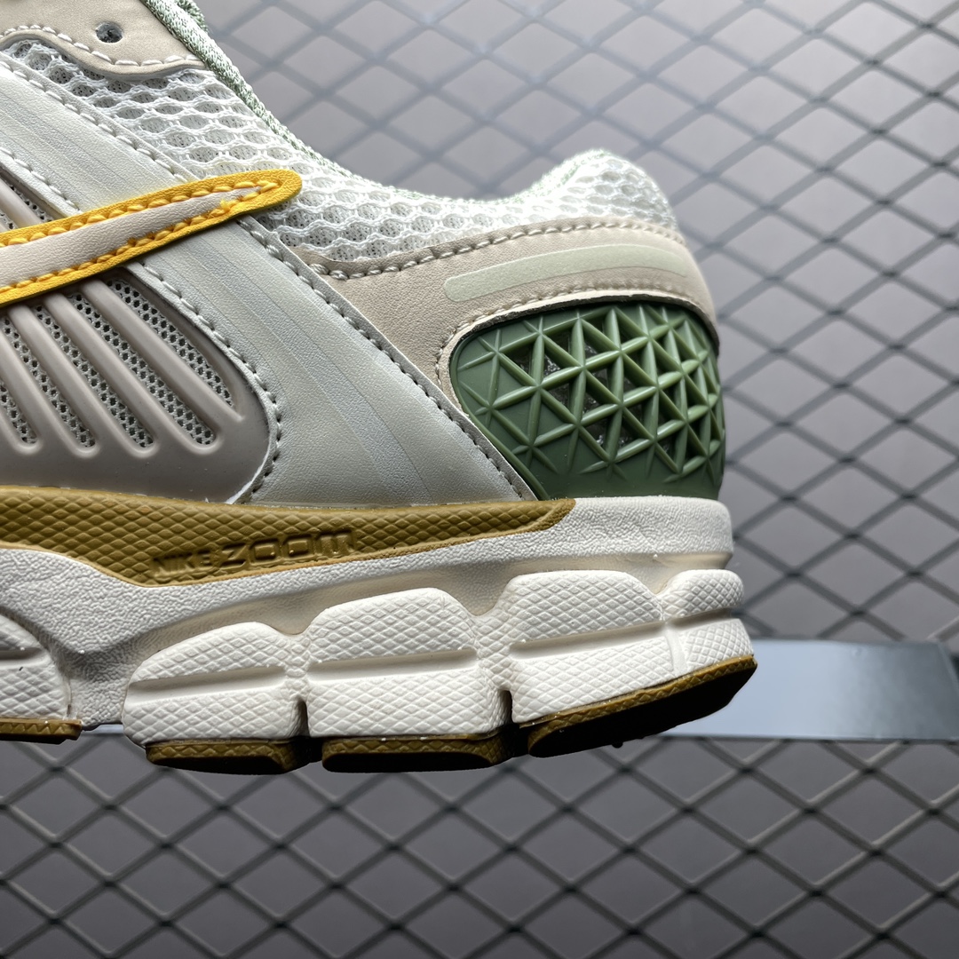 Nike WMNS Zoom Vomero 5 "Sail"(FQ6868-181)