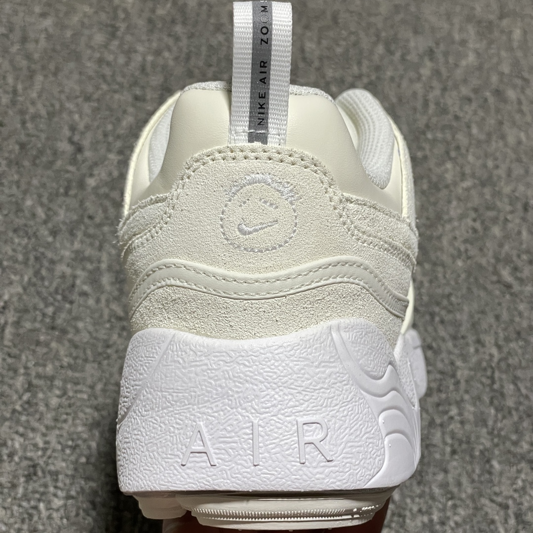 Travis Scott × Nike Zoom Field Jaxx "Sail"（HQ3061-100）