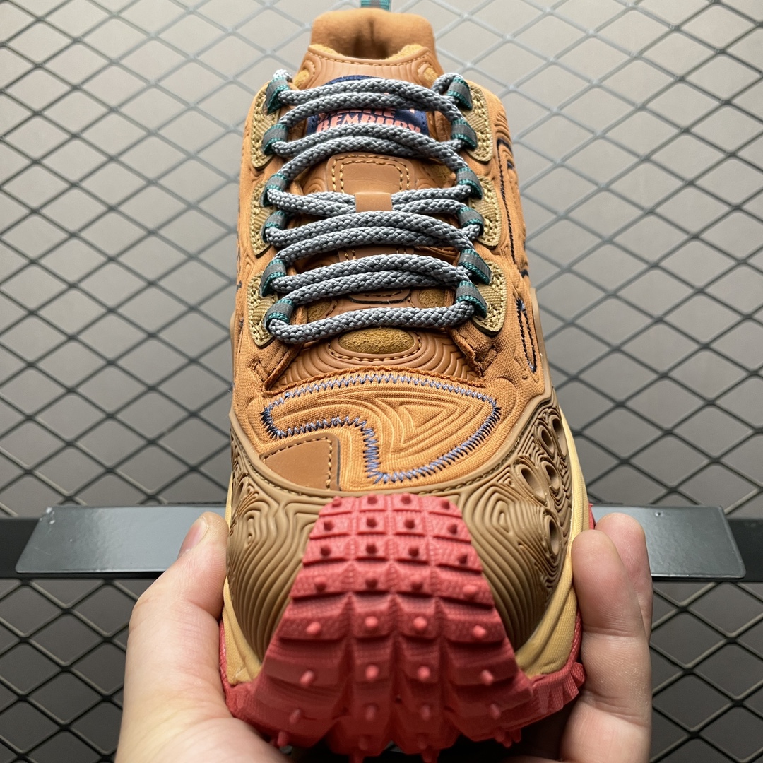 Moncler Genius Trailgrip Grain Salehe Bembury Orange（I209D4M00010M3275371）